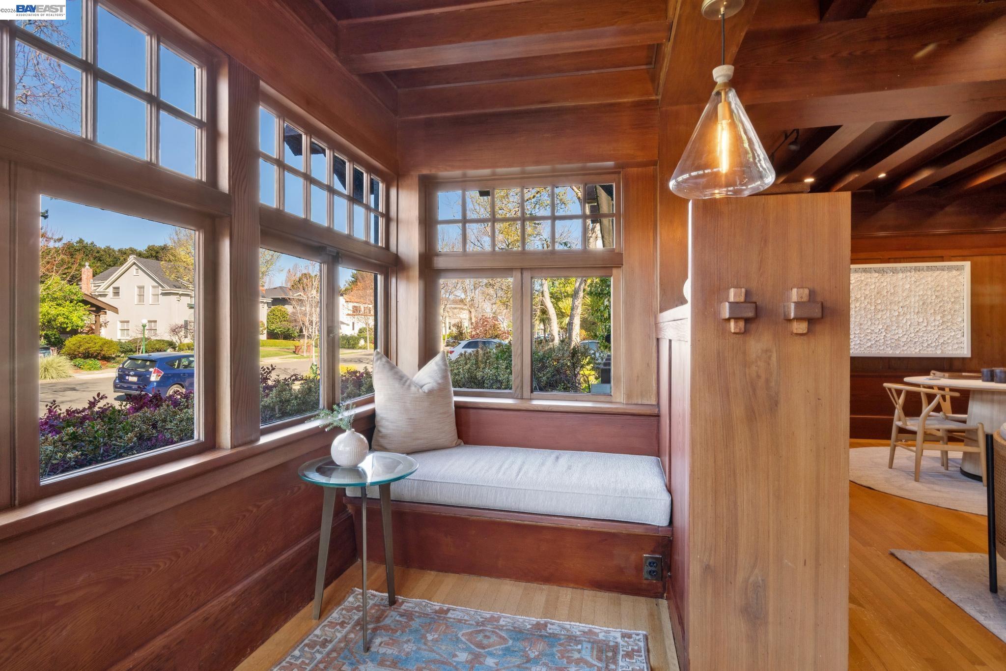 Detail Gallery Image 16 of 59 For 1122 Bay Street, Alameda,  CA 94501 - 4 Beds | 2/1 Baths