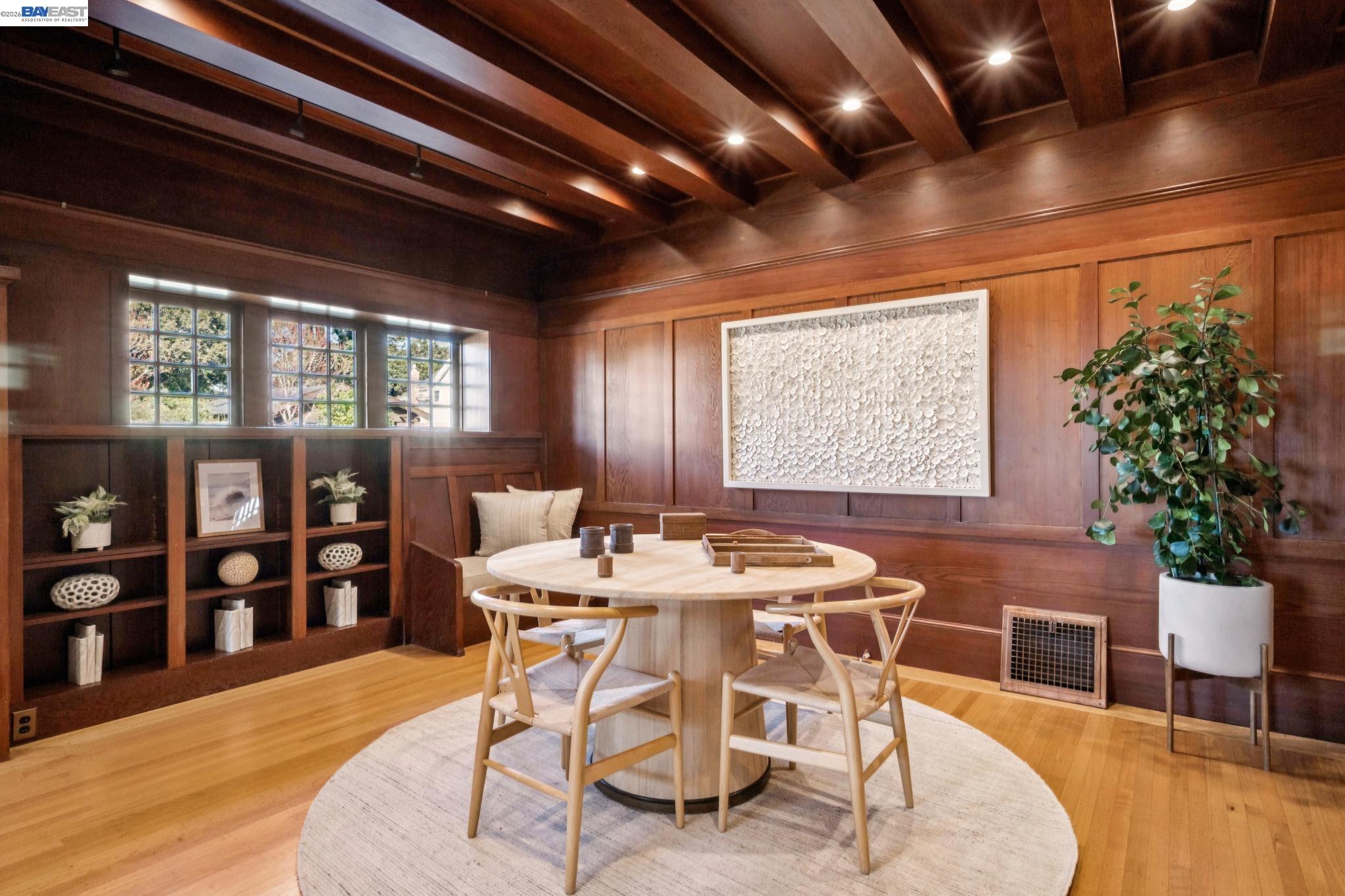 Detail Gallery Image 18 of 59 For 1122 Bay Street, Alameda,  CA 94501 - 4 Beds | 2/1 Baths