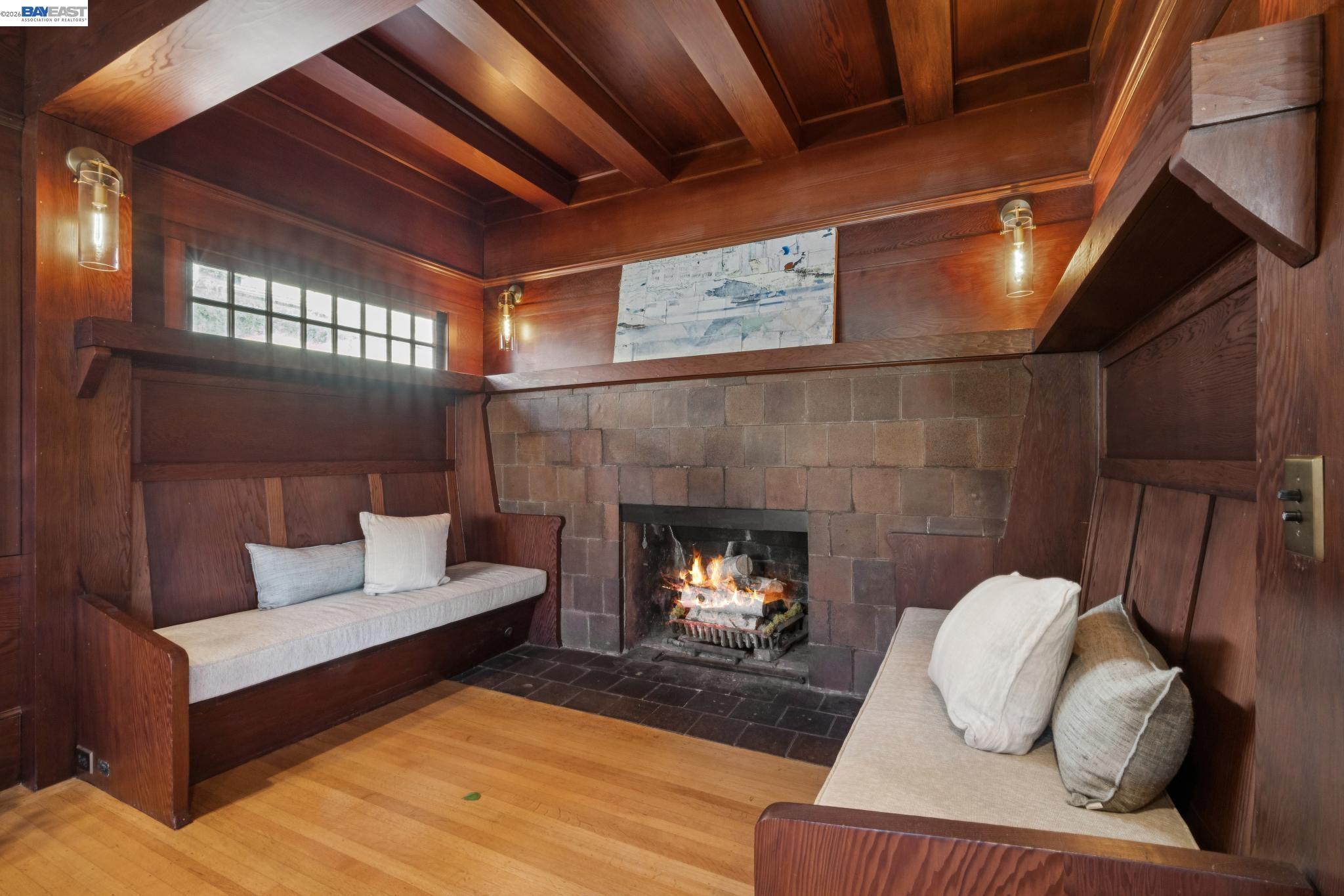 Detail Gallery Image 19 of 59 For 1122 Bay Street, Alameda,  CA 94501 - 4 Beds | 2/1 Baths