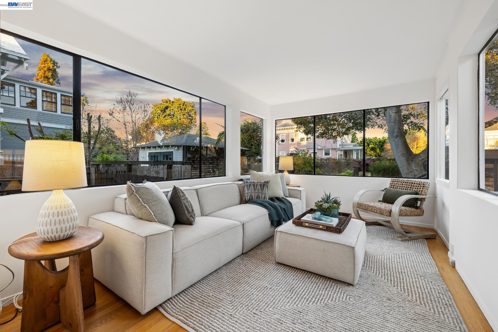 Detail Gallery Image 32 of 59 For 1122 Bay Street, Alameda,  CA 94501 - 4 Beds | 2/1 Baths