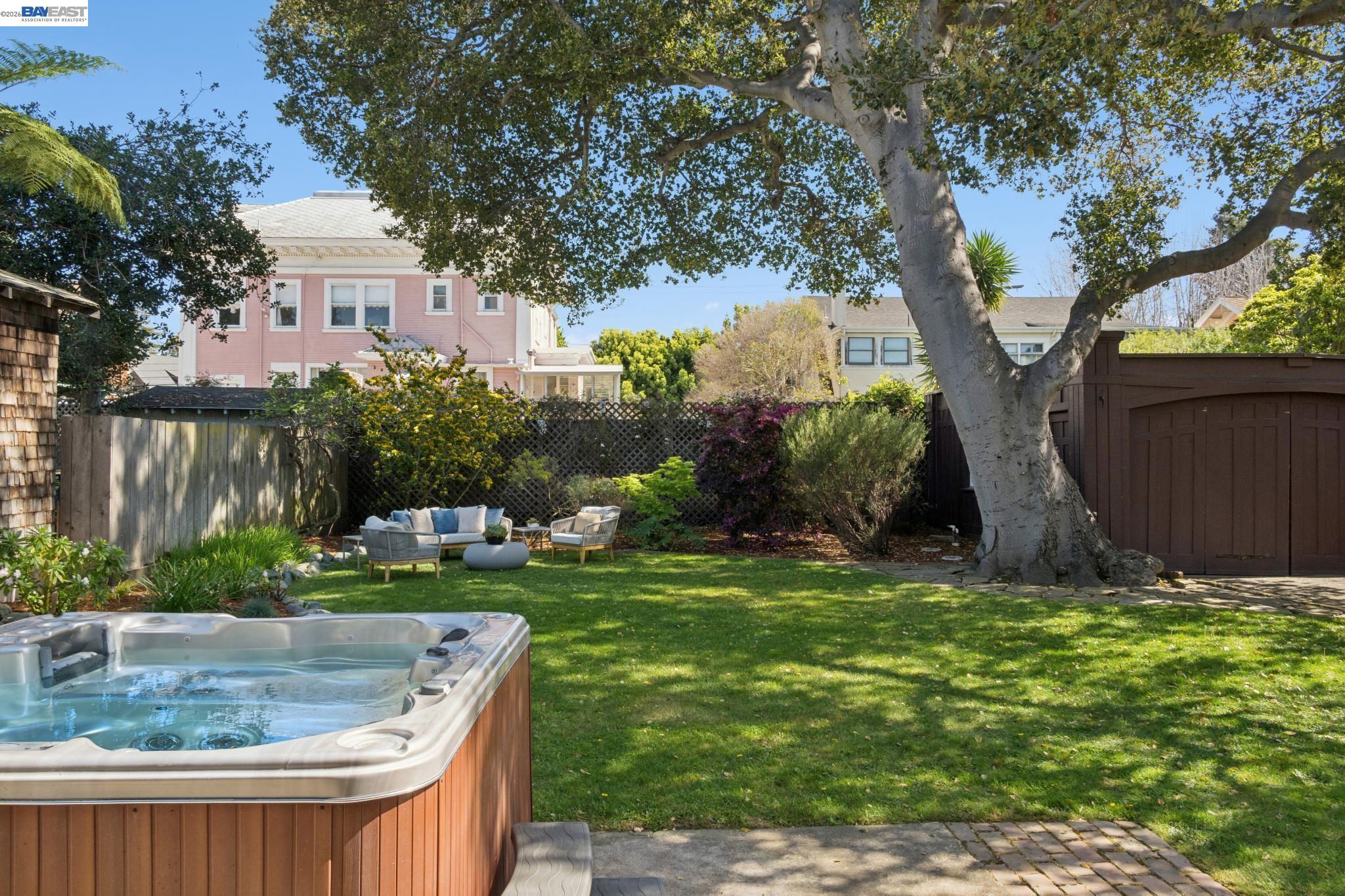 Detail Gallery Image 33 of 59 For 1122 Bay Street, Alameda,  CA 94501 - 4 Beds | 2/1 Baths