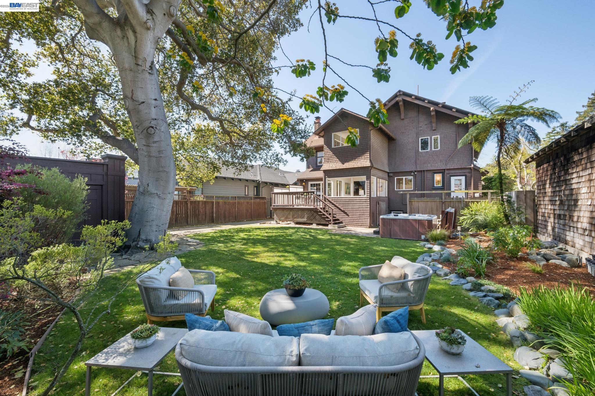 Detail Gallery Image 35 of 59 For 1122 Bay Street, Alameda,  CA 94501 - 4 Beds | 2/1 Baths