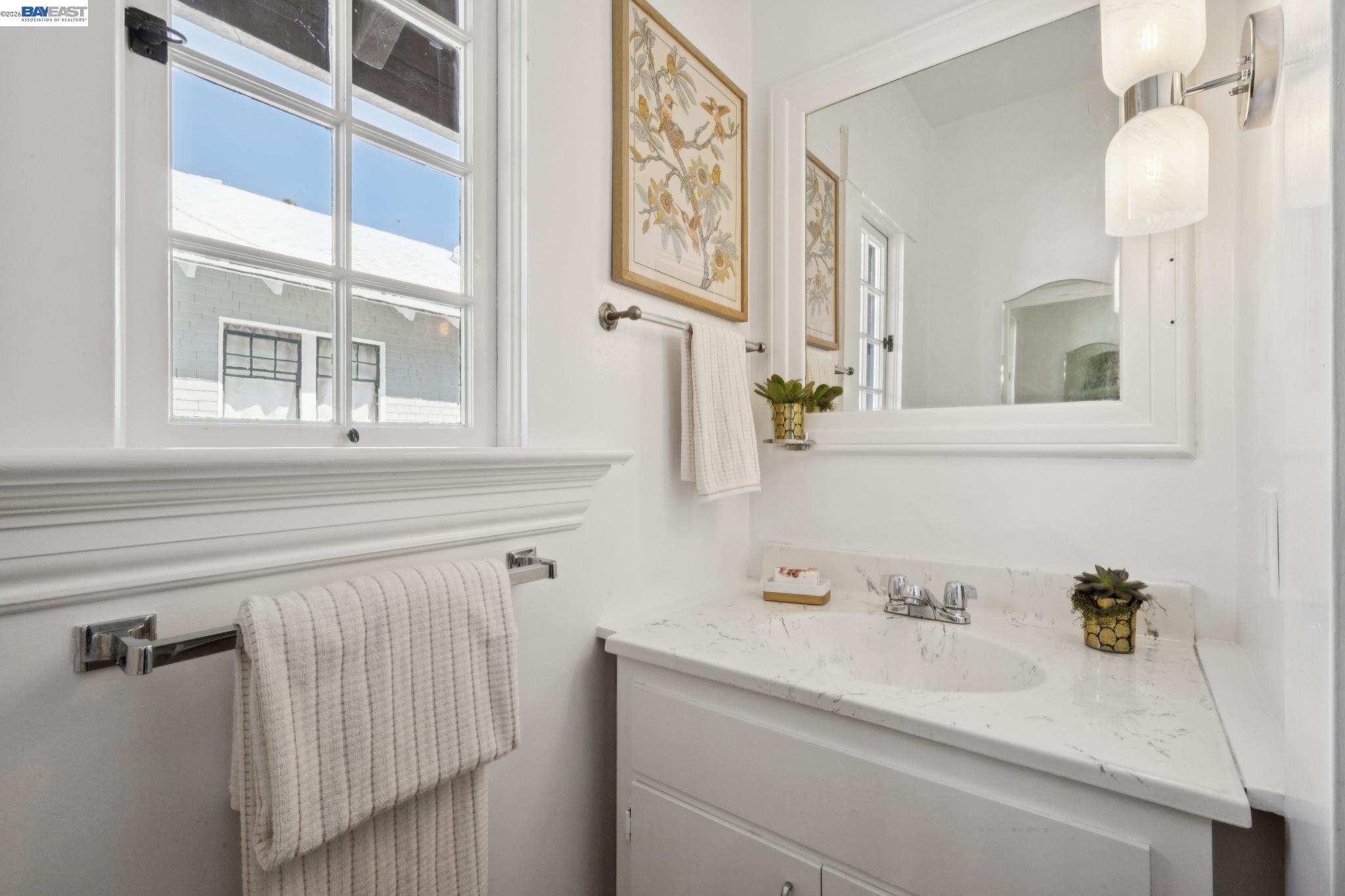 Detail Gallery Image 49 of 59 For 1122 Bay Street, Alameda,  CA 94501 - 4 Beds | 2/1 Baths