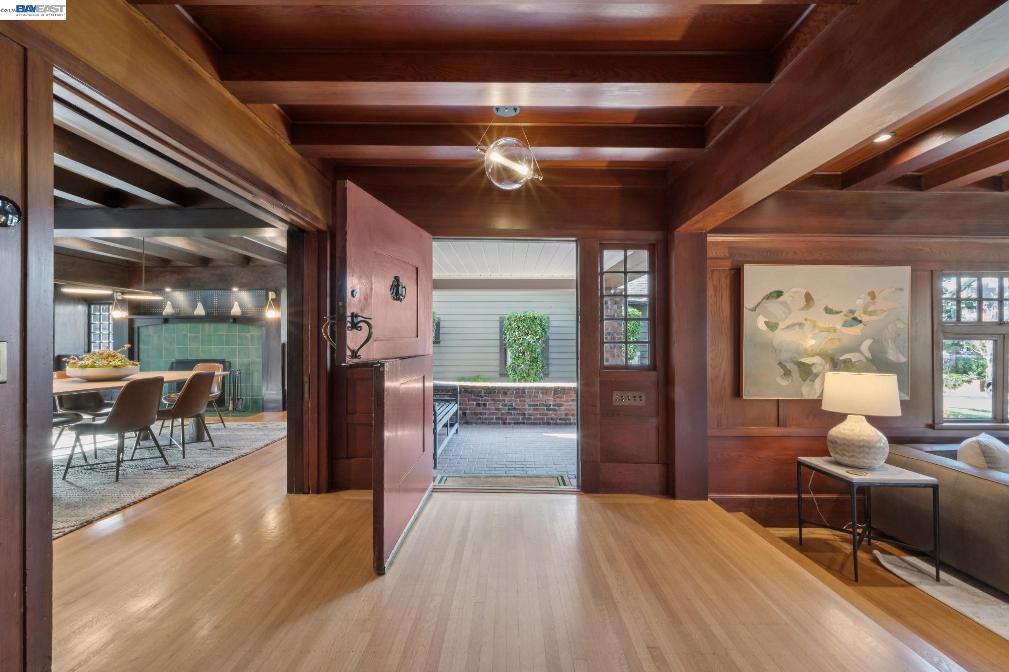 Detail Gallery Image 9 of 59 For 1122 Bay Street, Alameda,  CA 94501 - 4 Beds | 2/1 Baths