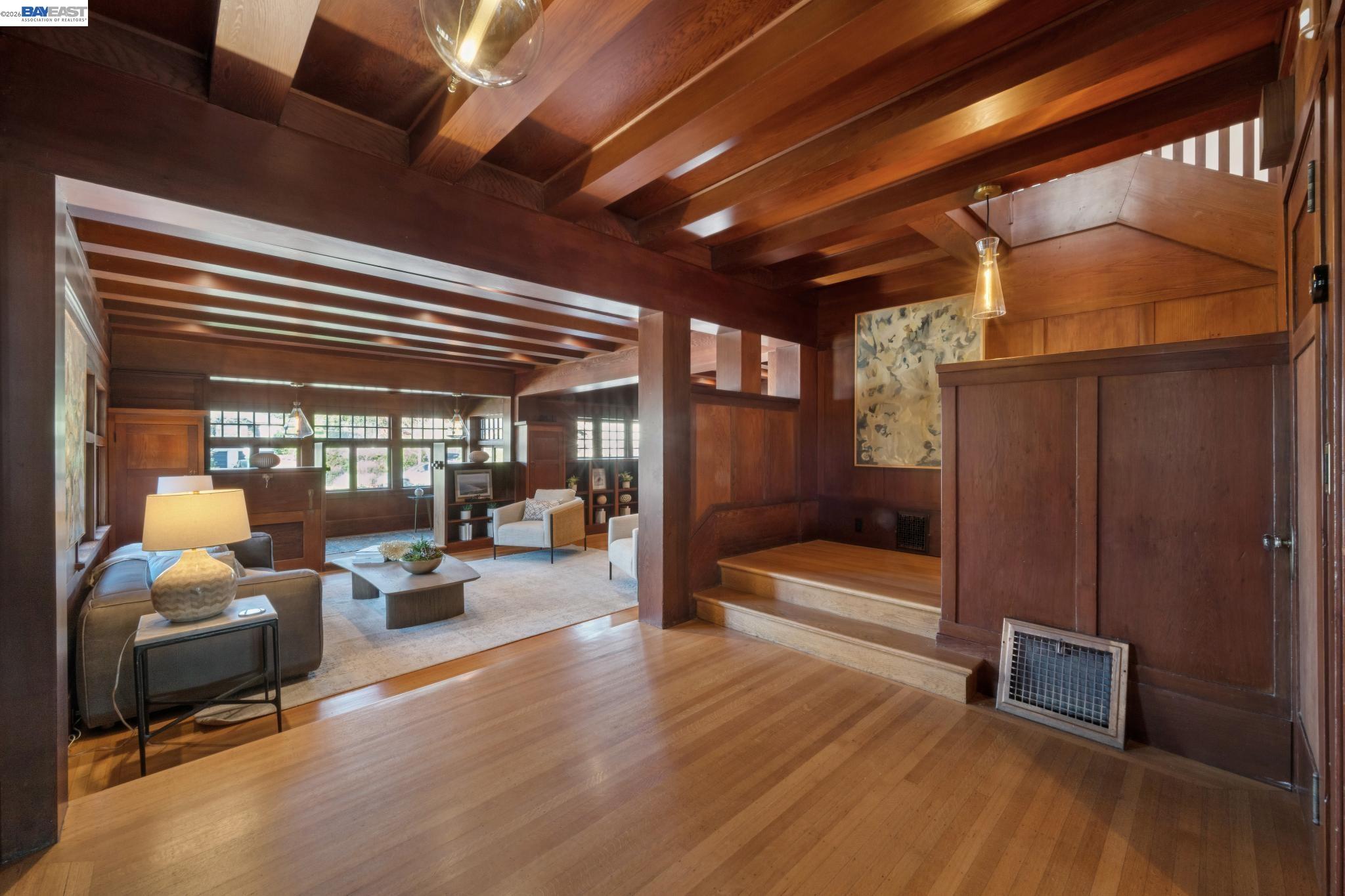 Detail Gallery Image 10 of 59 For 1122 Bay Street, Alameda,  CA 94501 - 4 Beds | 2/1 Baths