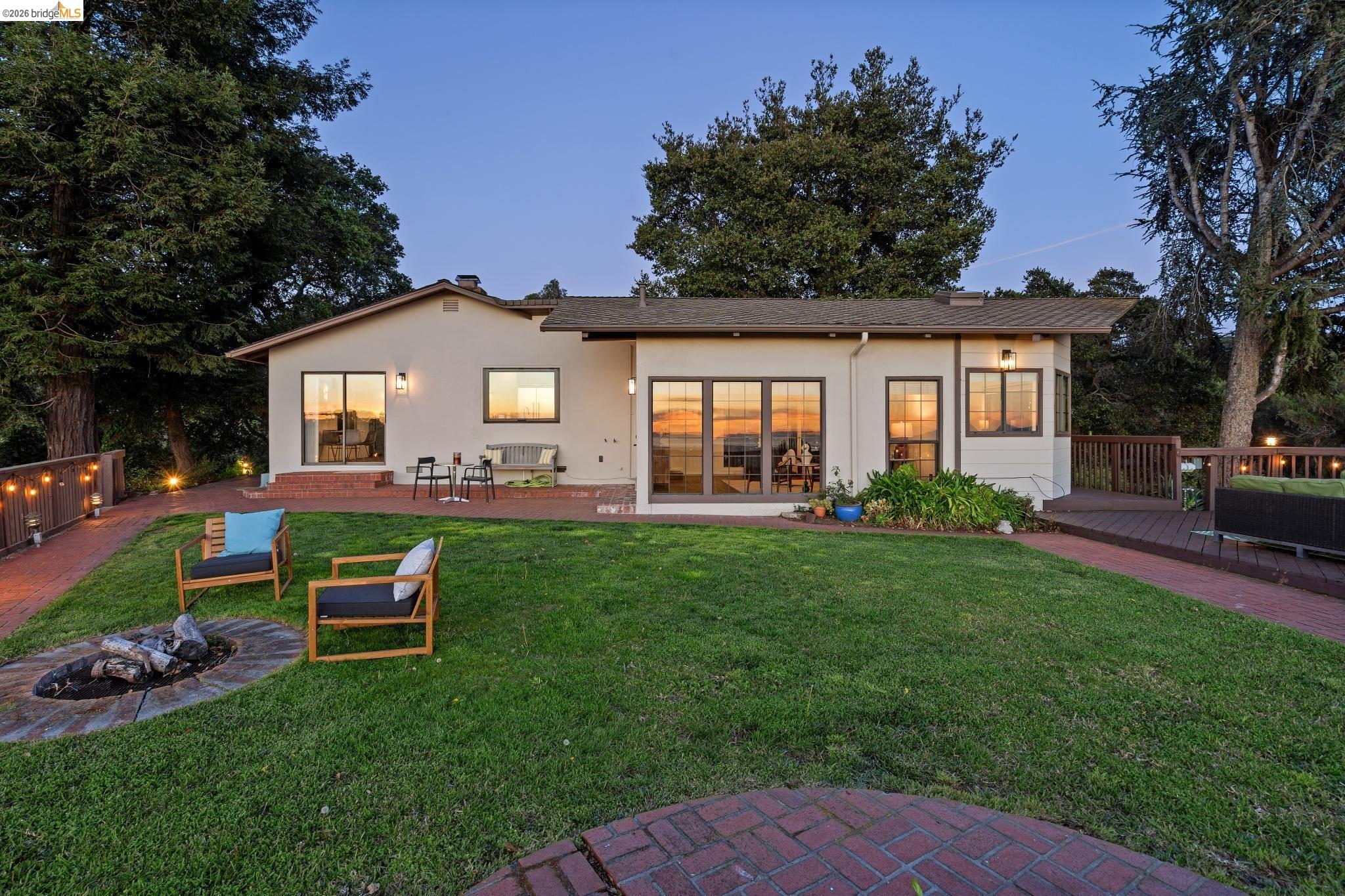 Detail Gallery Image 12 of 60 For 11448 Lochard St, Oakland,  CA 94605 - 3 Beds | 2 Baths