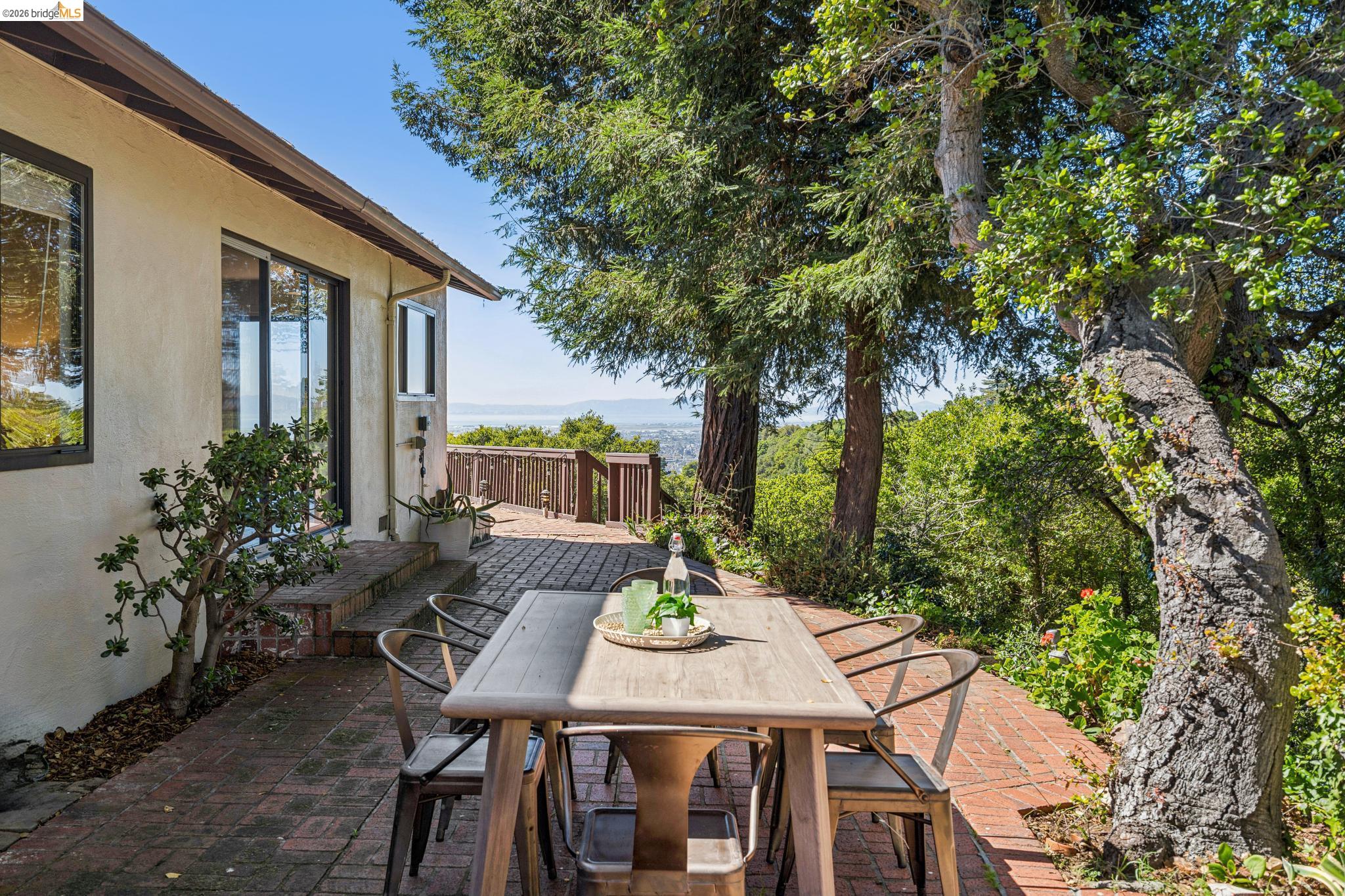 Detail Gallery Image 23 of 60 For 11448 Lochard St, Oakland,  CA 94605 - 3 Beds | 2 Baths