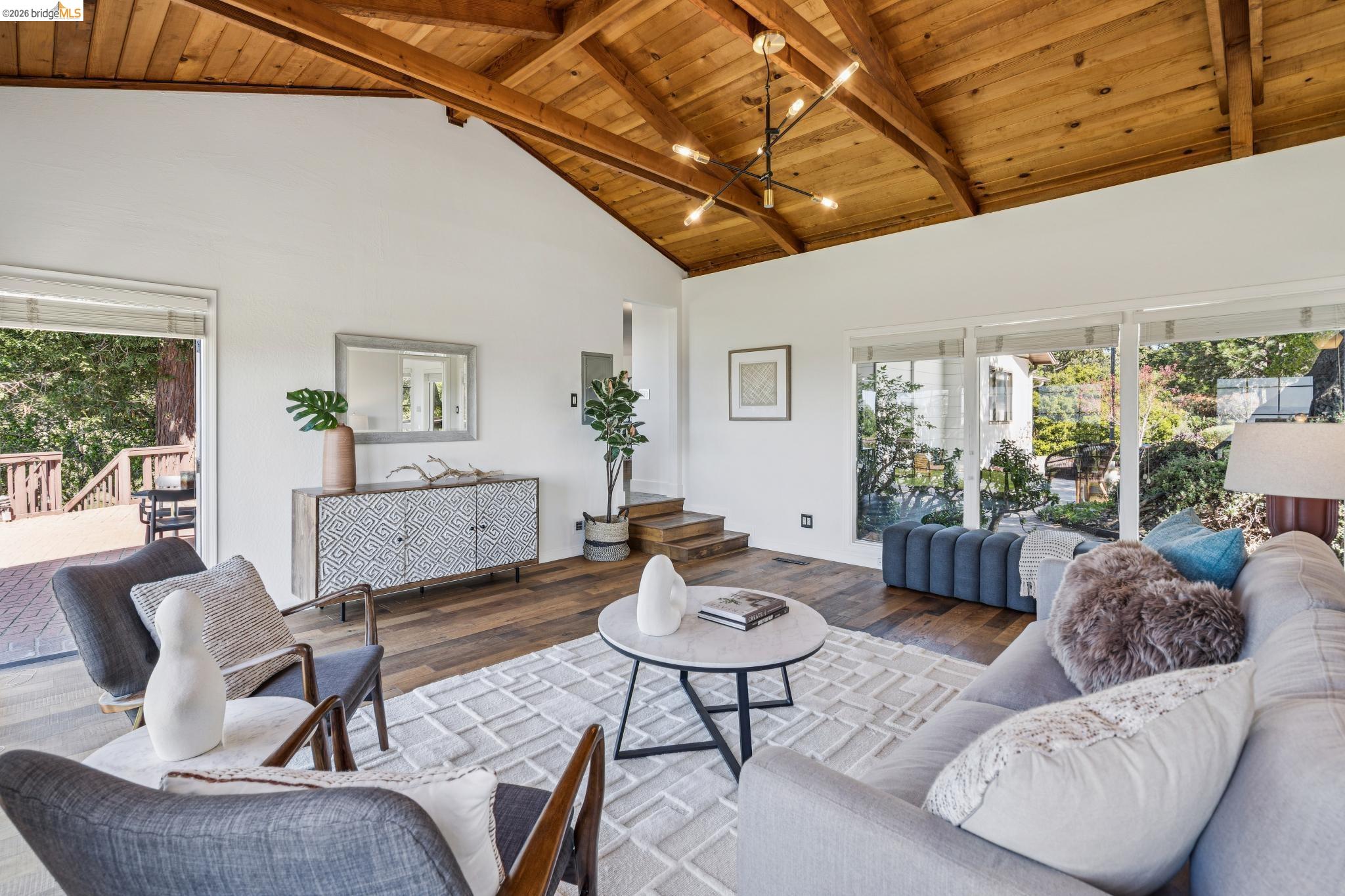 Detail Gallery Image 36 of 60 For 11448 Lochard St, Oakland,  CA 94605 - 3 Beds | 2 Baths