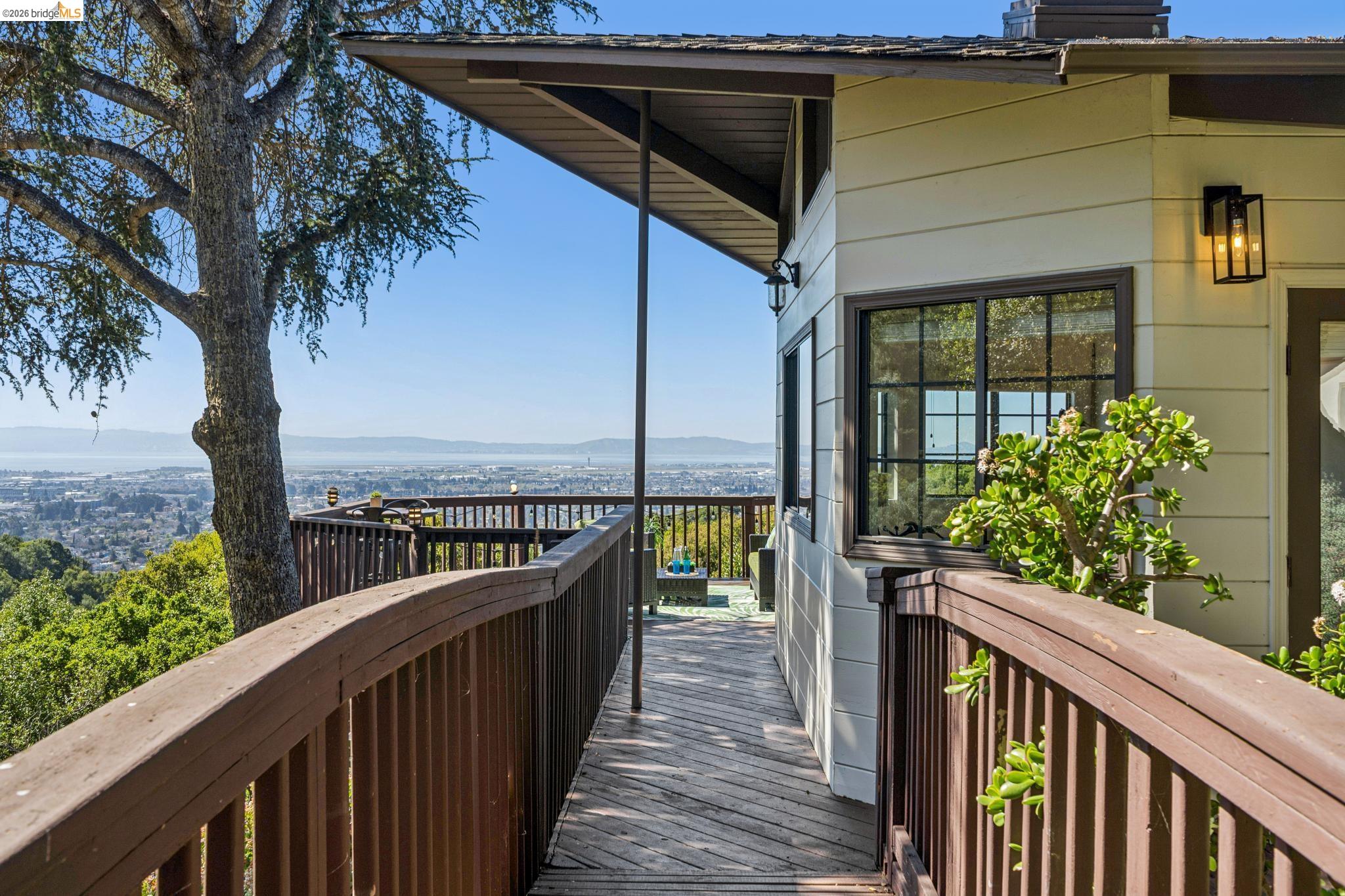 Detail Gallery Image 41 of 60 For 11448 Lochard St, Oakland,  CA 94605 - 3 Beds | 2 Baths