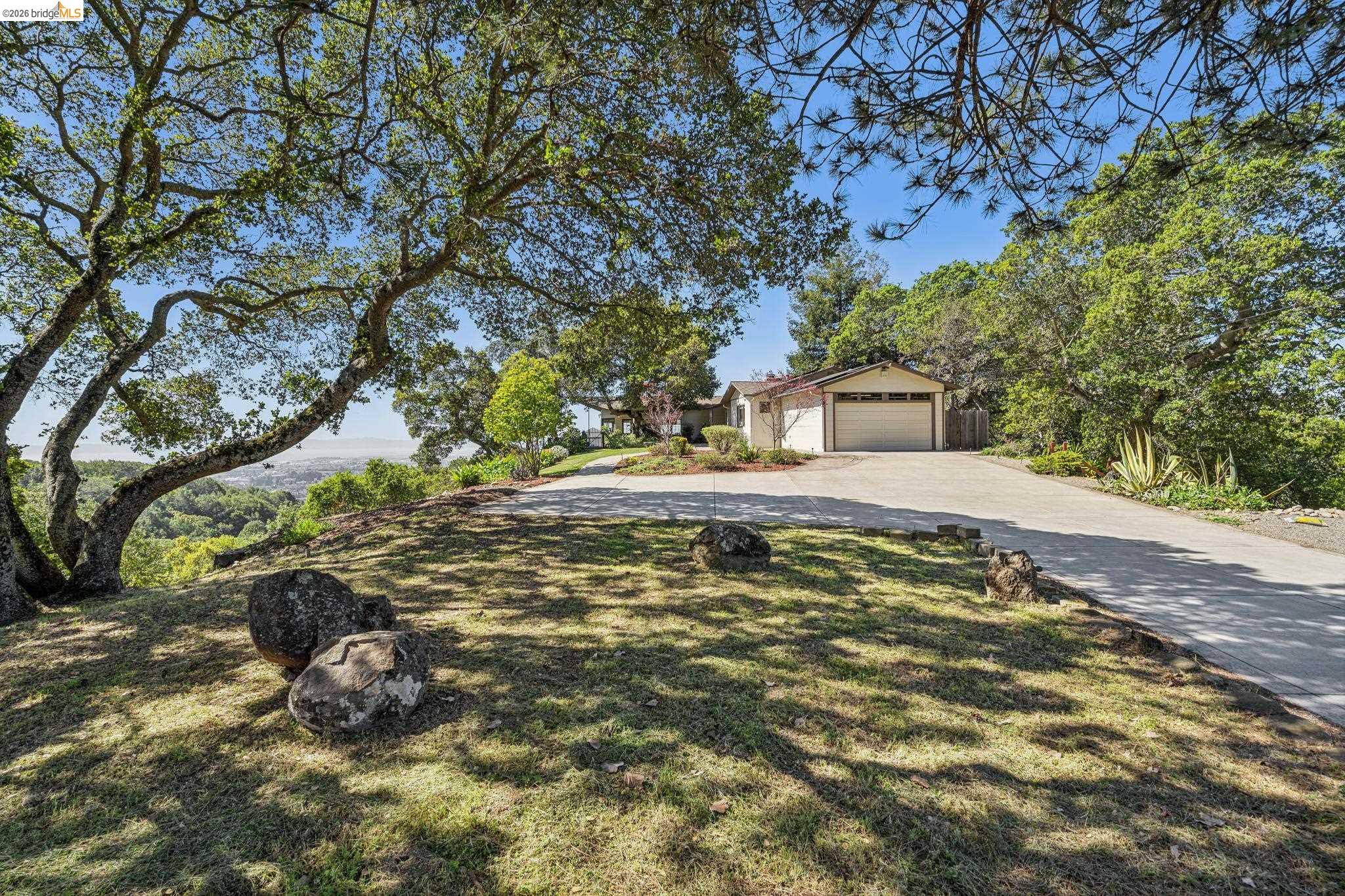 Detail Gallery Image 43 of 60 For 11448 Lochard St, Oakland,  CA 94605 - 3 Beds | 2 Baths