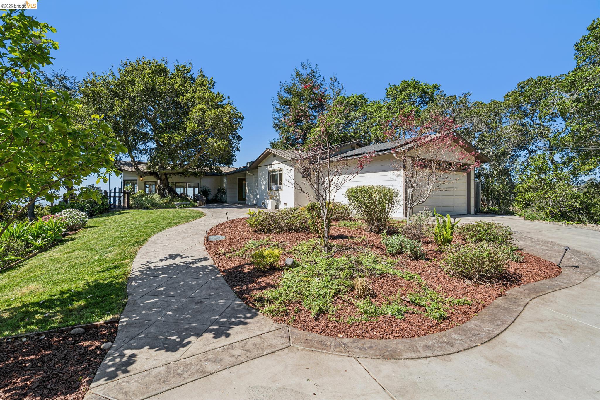 Detail Gallery Image 44 of 60 For 11448 Lochard St, Oakland,  CA 94605 - 3 Beds | 2 Baths