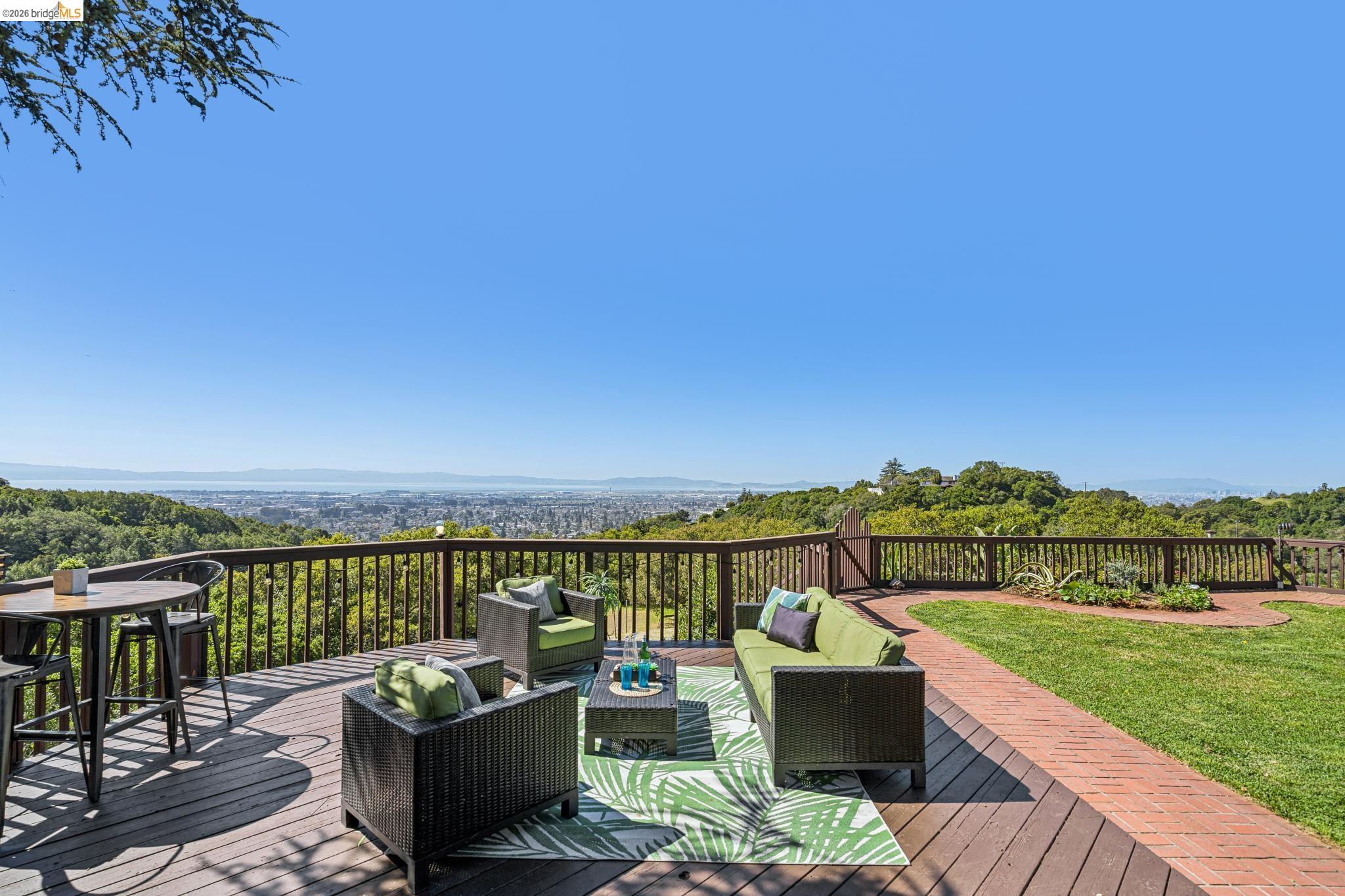 Detail Gallery Image 49 of 60 For 11448 Lochard St, Oakland,  CA 94605 - 3 Beds | 2 Baths