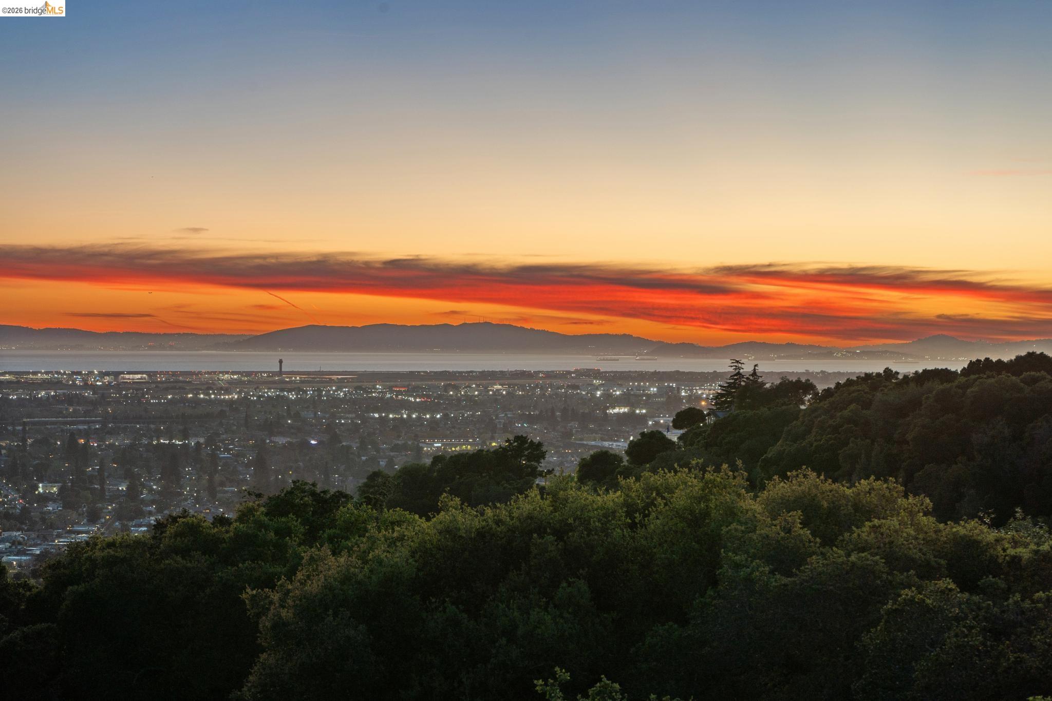 Detail Gallery Image 6 of 60 For 11448 Lochard St, Oakland,  CA 94605 - 3 Beds | 2 Baths