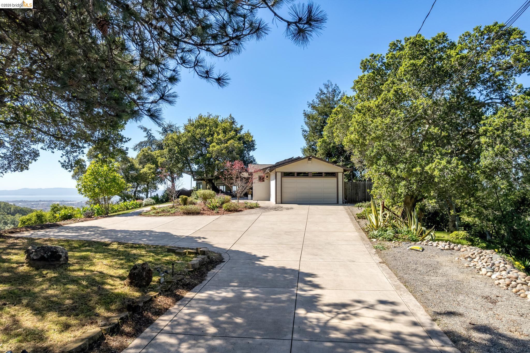 Detail Gallery Image 59 of 60 For 11448 Lochard St, Oakland,  CA 94605 - 3 Beds | 2 Baths