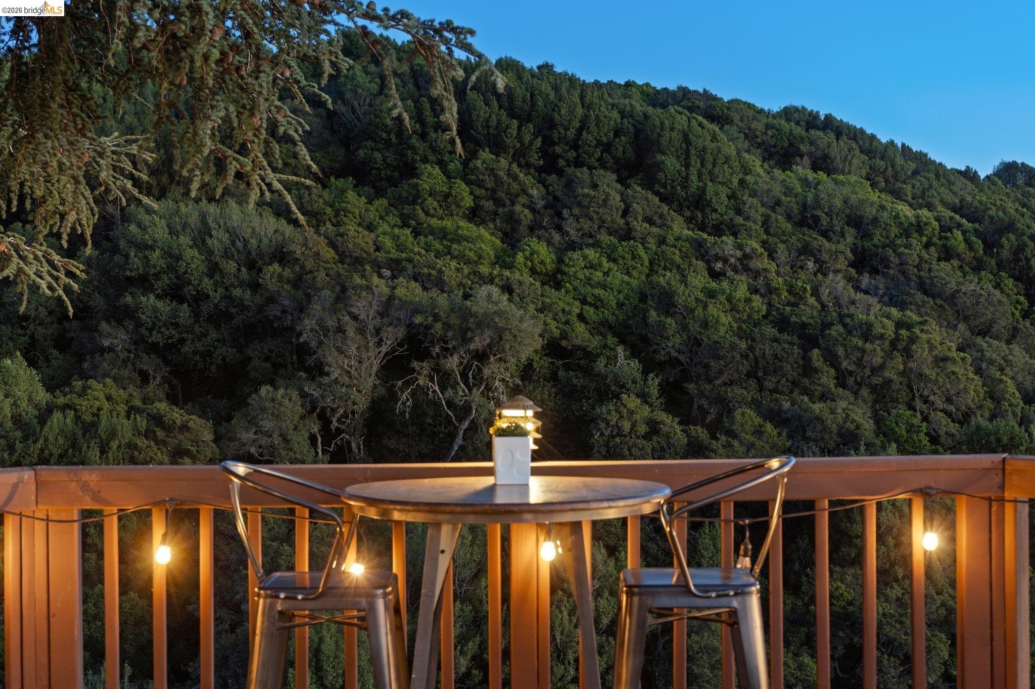 Detail Gallery Image 8 of 60 For 11448 Lochard St, Oakland,  CA 94605 - 3 Beds | 2 Baths