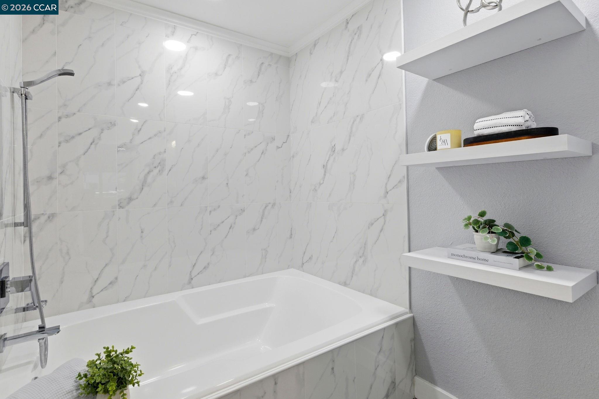 Photo #17: 41126878 Listing: Photo #17