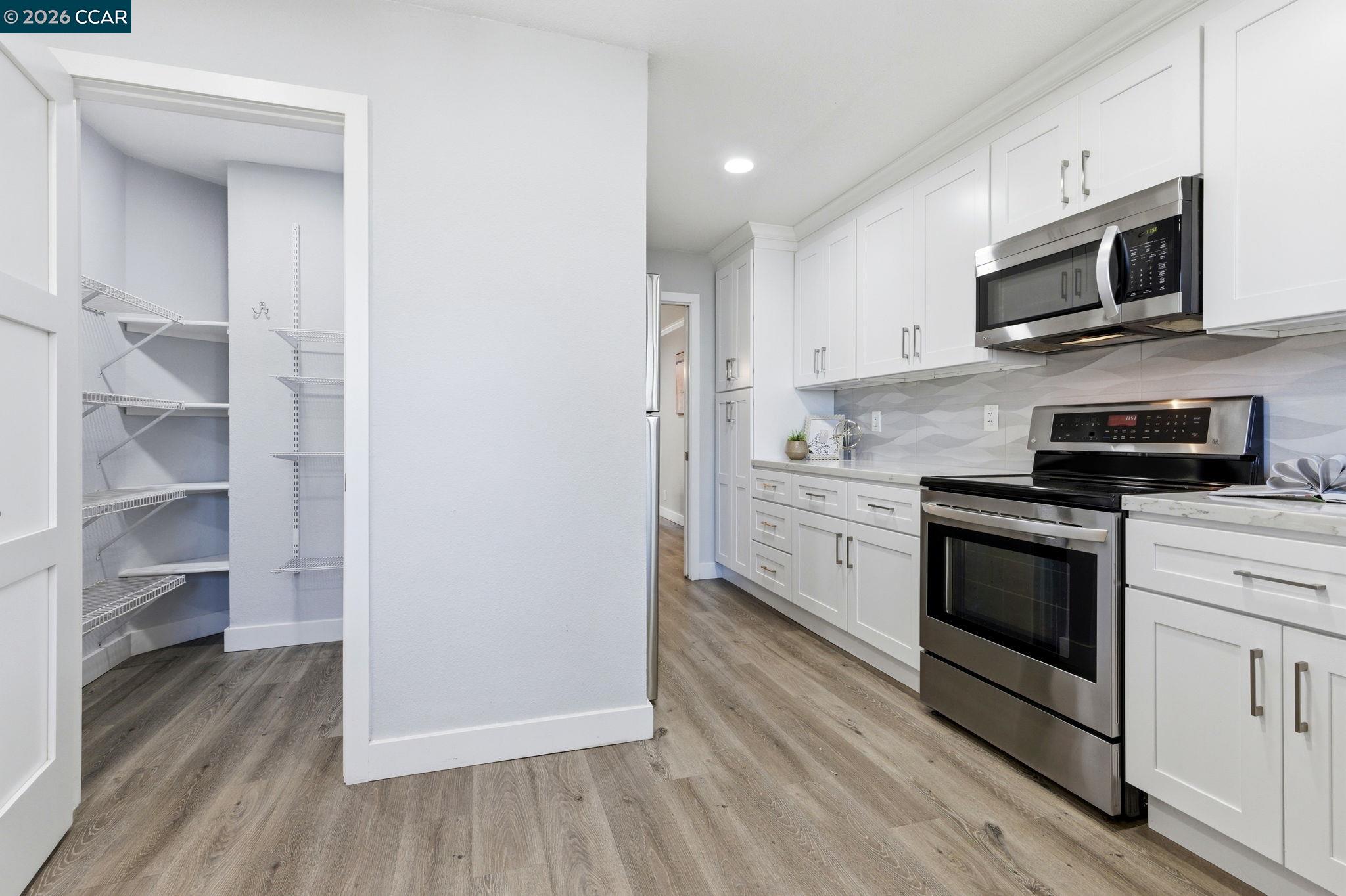 Photo #4: 41126878 Listing: Photo #4