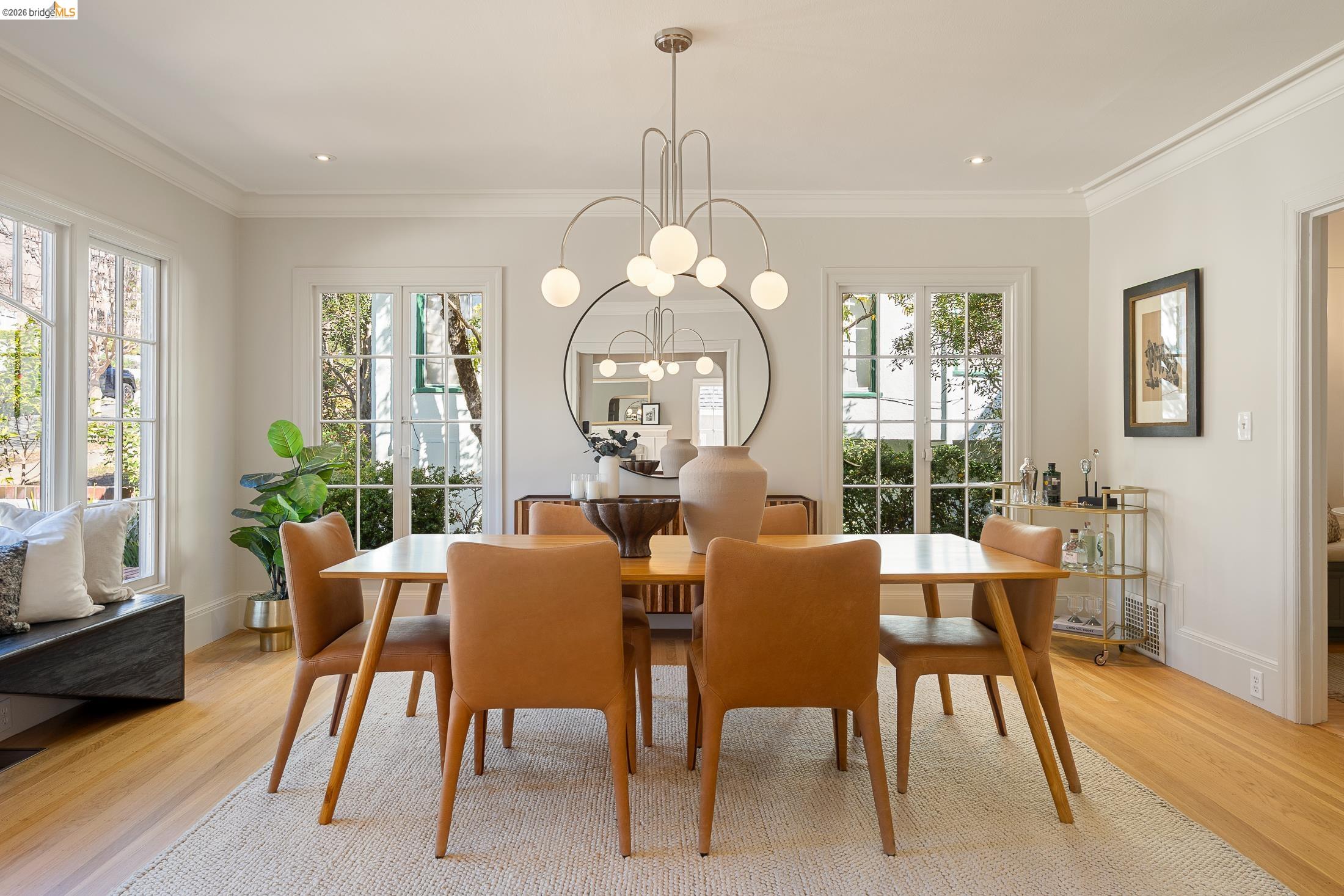 Detail Gallery Image 12 of 59 For 1101 Clarendon Crescent, Oakland,  CA 94610 - 6 Beds | 3/1 Baths