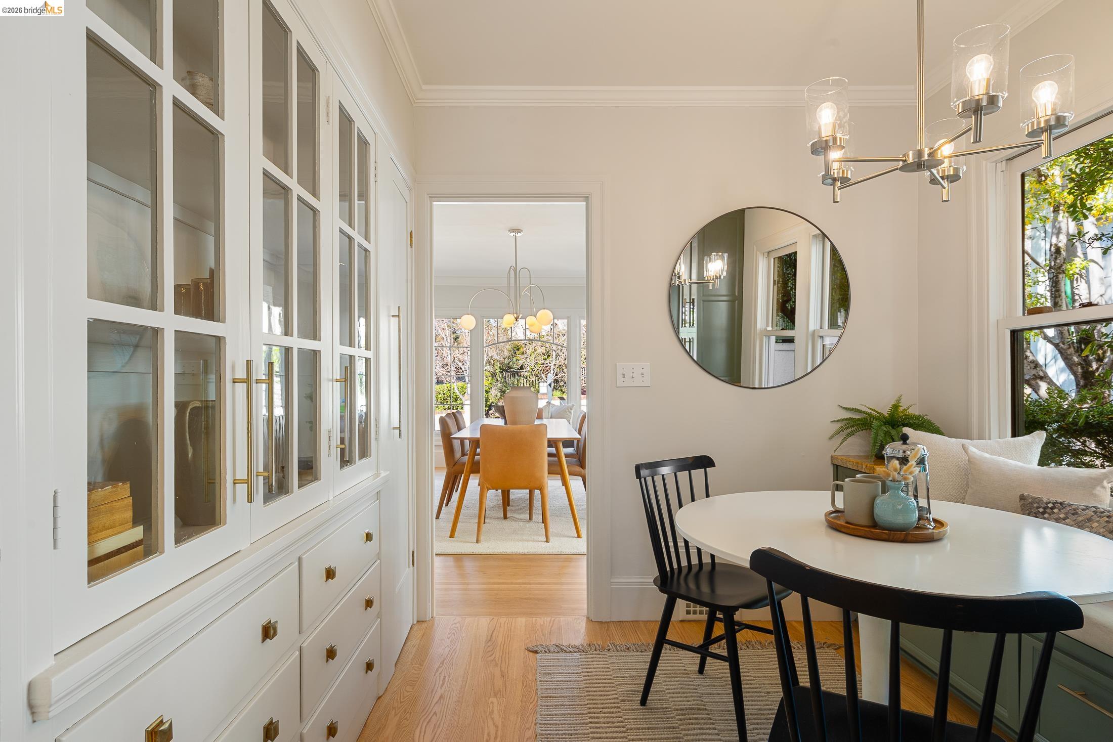 Detail Gallery Image 15 of 59 For 1101 Clarendon Crescent, Oakland,  CA 94610 - 6 Beds | 3/1 Baths