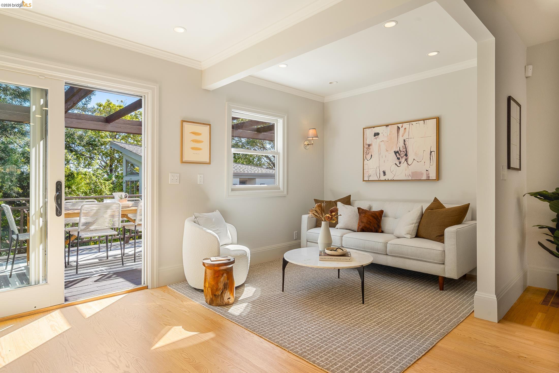 Detail Gallery Image 23 of 59 For 1101 Clarendon Crescent, Oakland,  CA 94610 - 6 Beds | 3/1 Baths