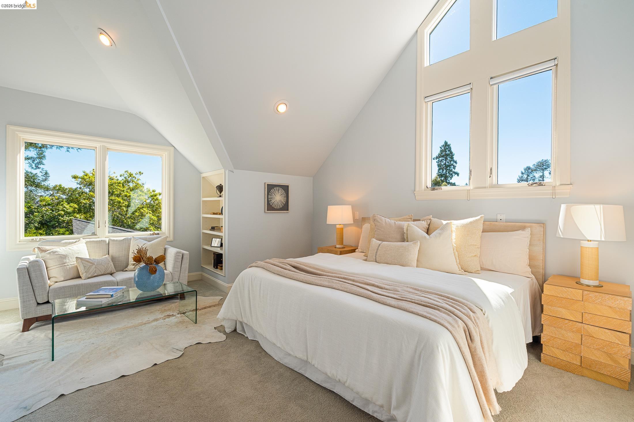 Detail Gallery Image 26 of 59 For 1101 Clarendon Crescent, Oakland,  CA 94610 - 6 Beds | 3/1 Baths