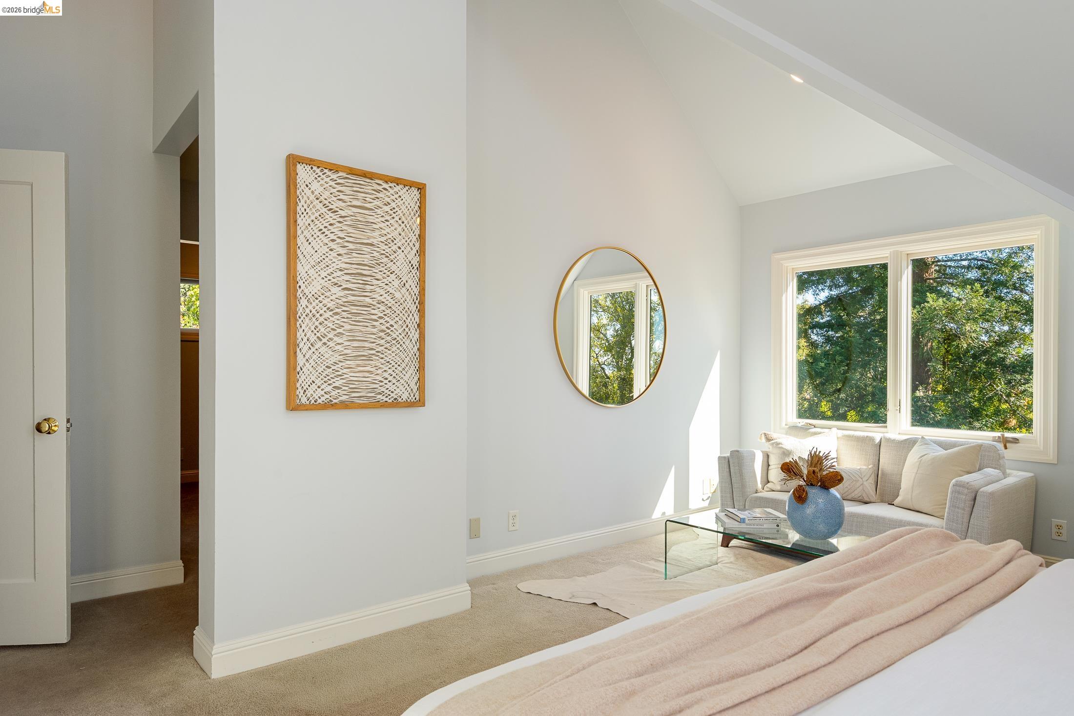 Detail Gallery Image 27 of 59 For 1101 Clarendon Crescent, Oakland,  CA 94610 - 6 Beds | 3/1 Baths