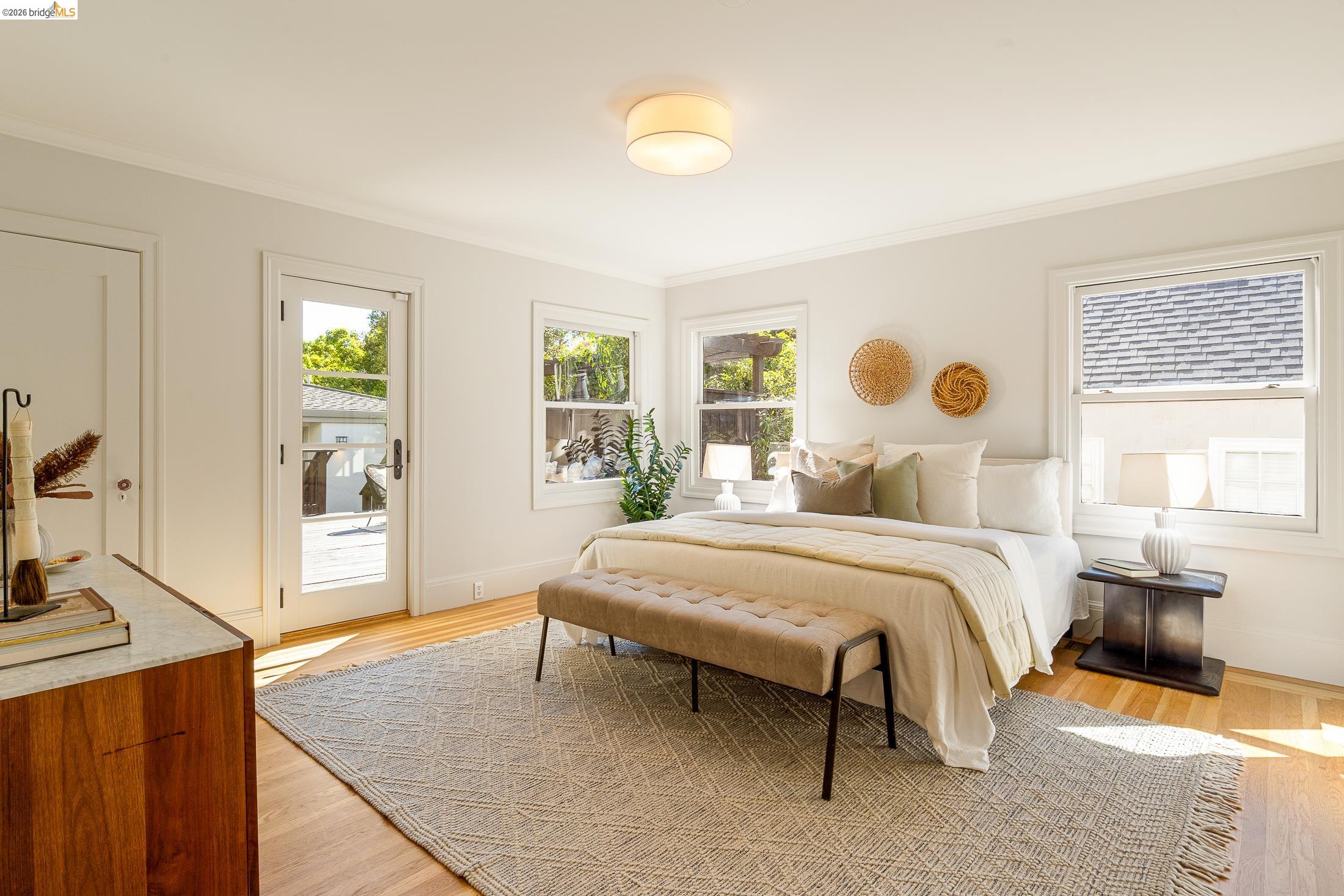 Detail Gallery Image 35 of 59 For 1101 Clarendon Crescent, Oakland,  CA 94610 - 6 Beds | 3/1 Baths