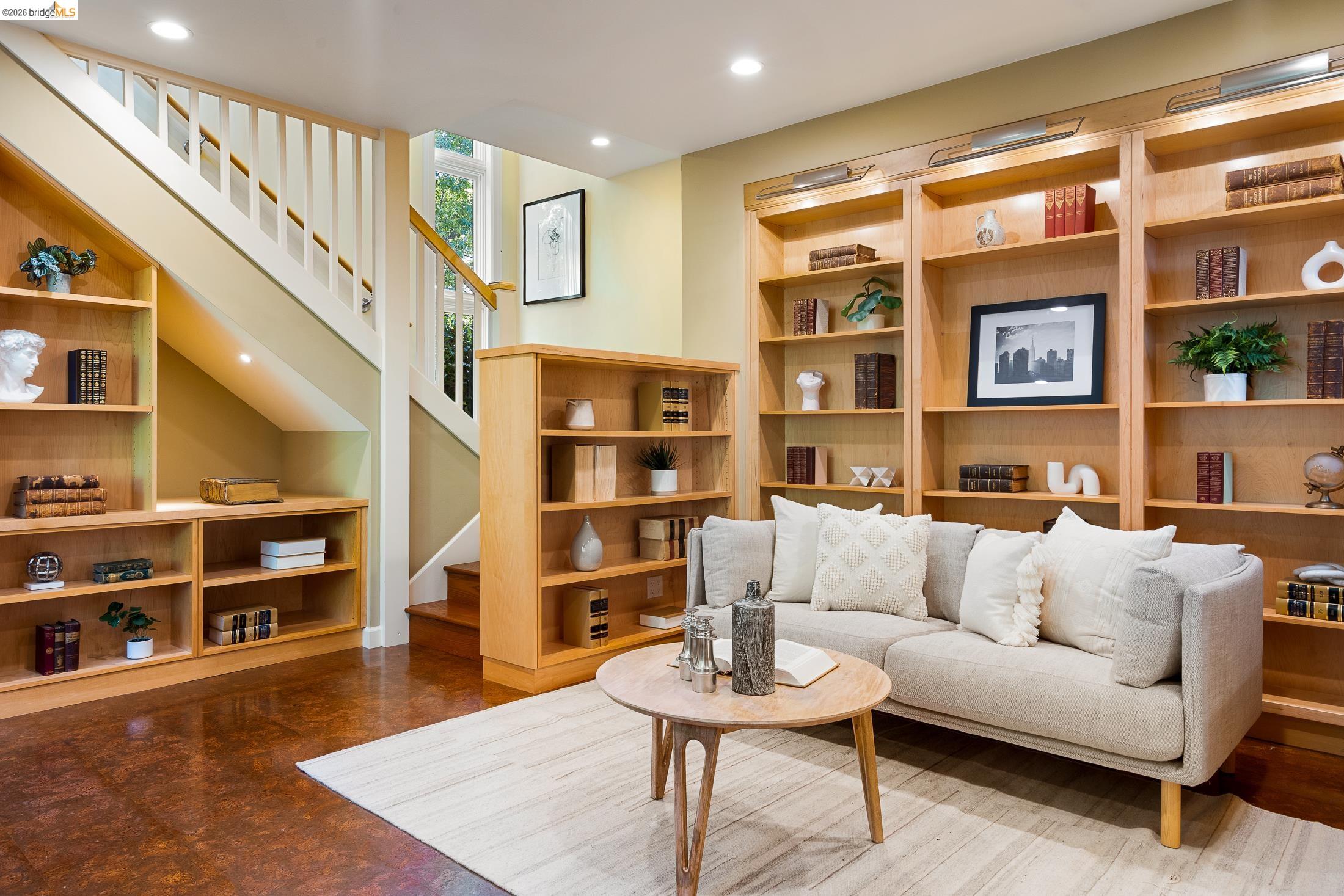 Detail Gallery Image 42 of 59 For 1101 Clarendon Crescent, Oakland,  CA 94610 - 6 Beds | 3/1 Baths