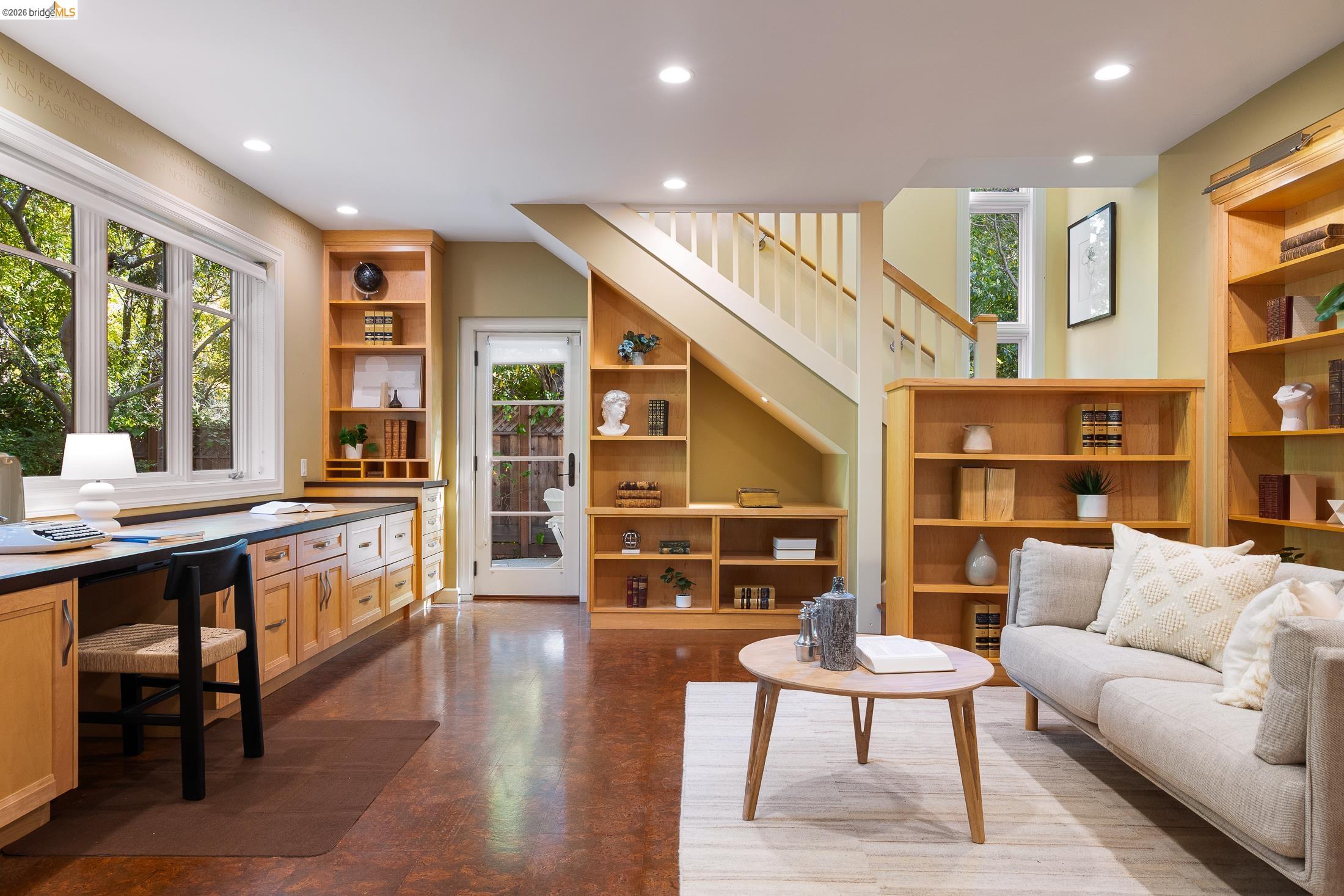 Detail Gallery Image 43 of 59 For 1101 Clarendon Crescent, Oakland,  CA 94610 - 6 Beds | 3/1 Baths