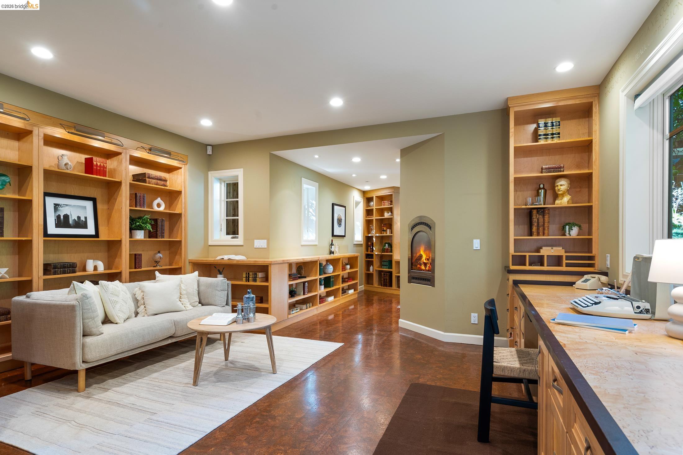 Detail Gallery Image 45 of 59 For 1101 Clarendon Crescent, Oakland,  CA 94610 - 6 Beds | 3/1 Baths