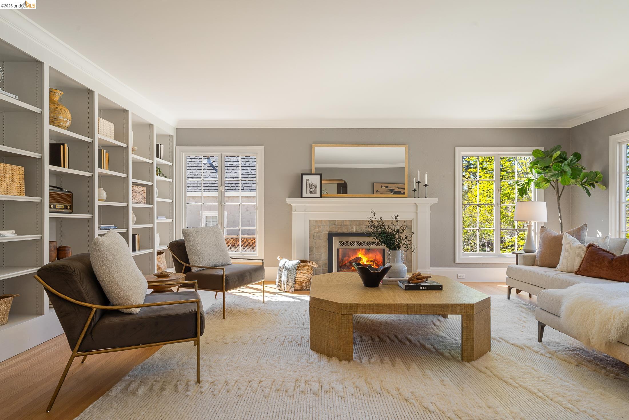 Detail Gallery Image 6 of 59 For 1101 Clarendon Crescent, Oakland,  CA 94610 - 6 Beds | 3/1 Baths