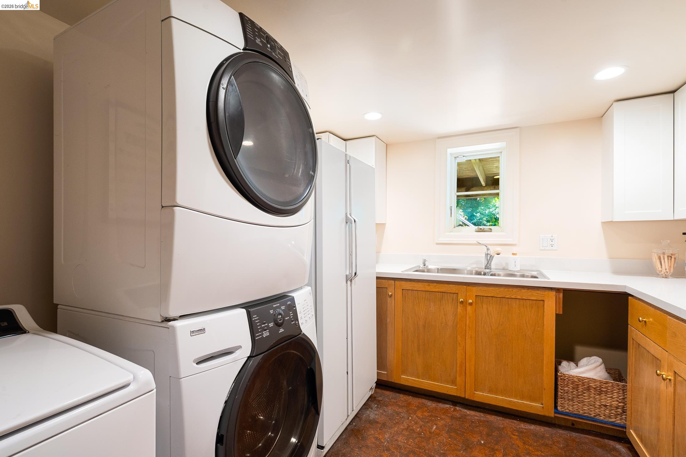 Detail Gallery Image 52 of 59 For 1101 Clarendon Crescent, Oakland,  CA 94610 - 6 Beds | 3/1 Baths