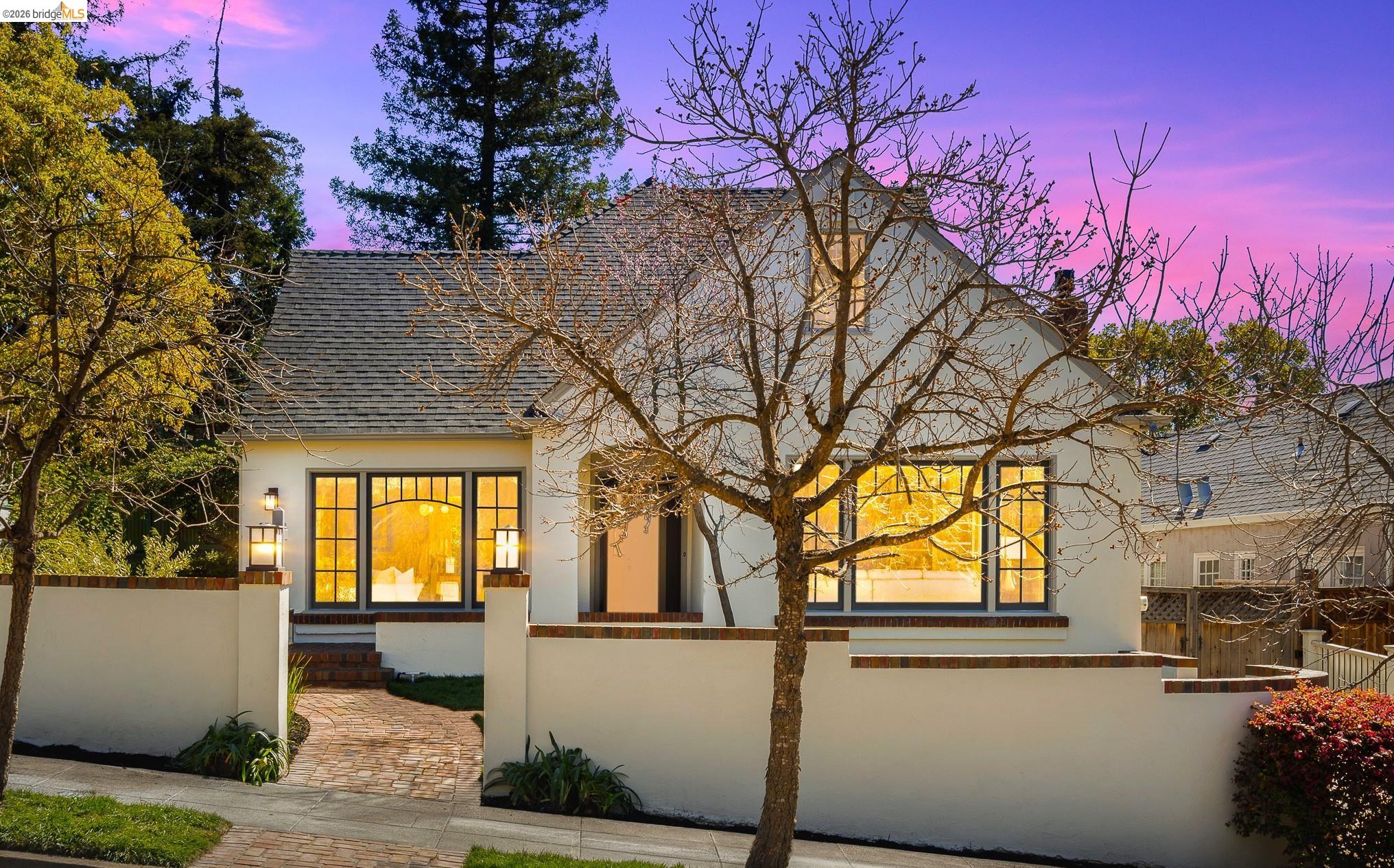 Detail Gallery Image 58 of 59 For 1101 Clarendon Crescent, Oakland,  CA 94610 - 6 Beds | 3/1 Baths