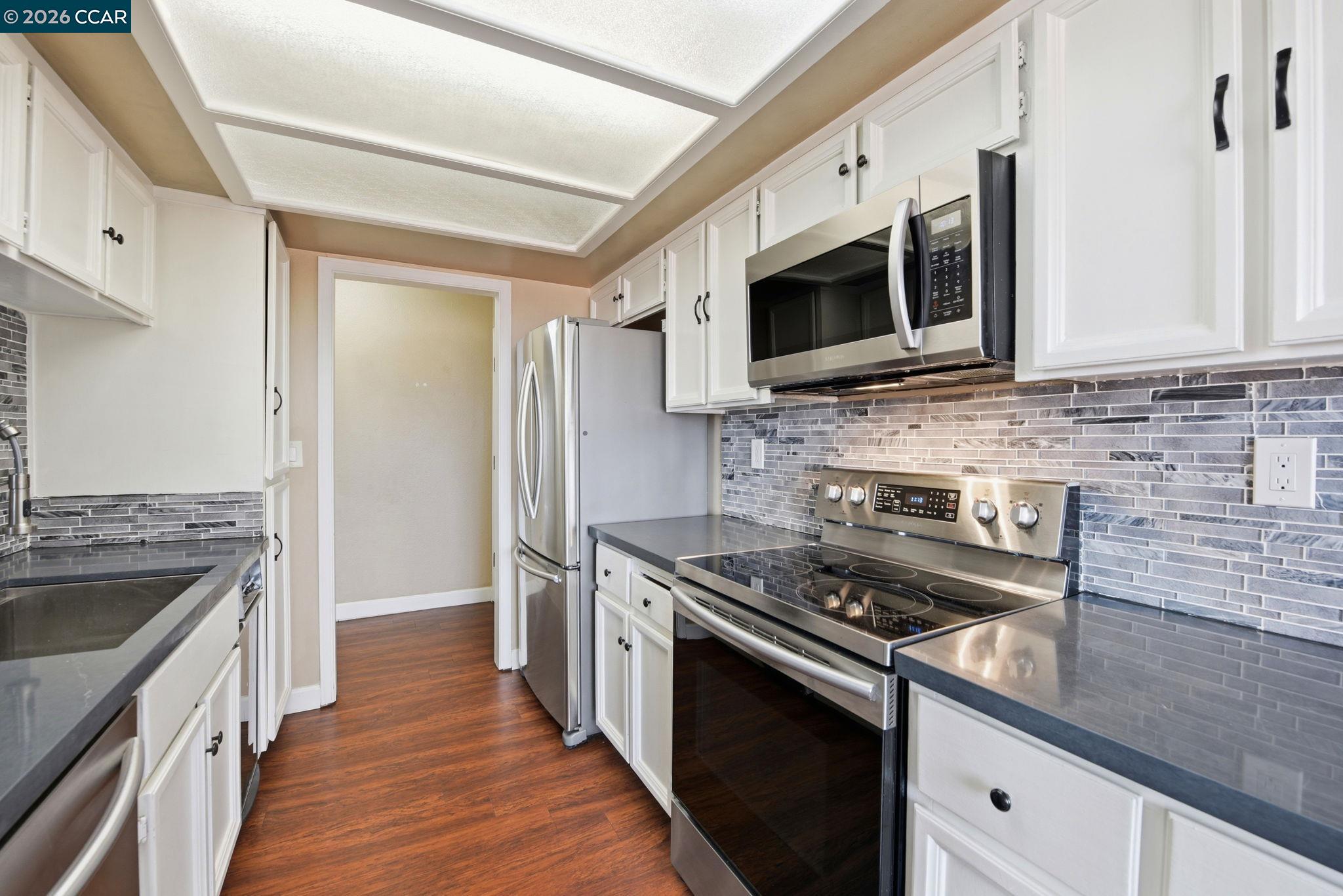 Photo #24: 41126881 Listing: Photo #24