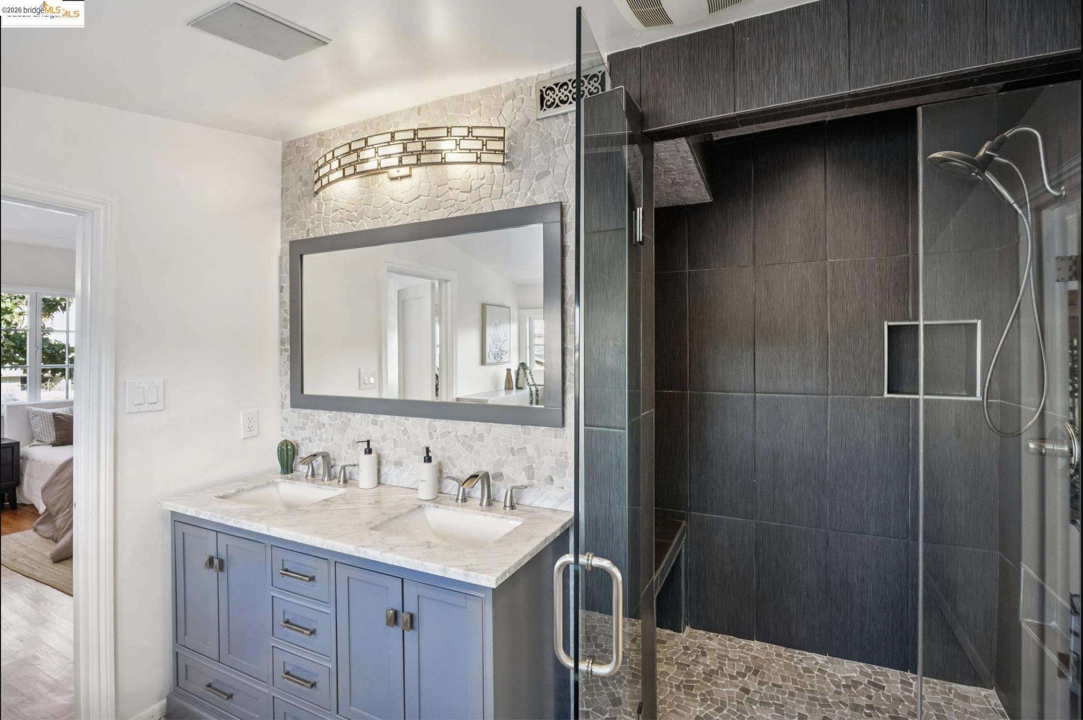 Detail Gallery Image 21 of 35 For 2749 E 17th St, Oakland,  CA 94601 - 2 Beds | 1/1 Baths