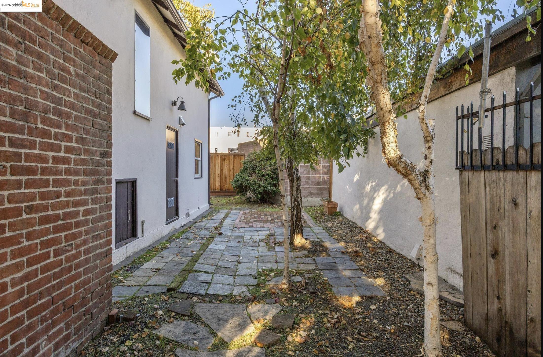 Detail Gallery Image 30 of 35 For 2749 E 17th St, Oakland,  CA 94601 - 2 Beds | 1/1 Baths