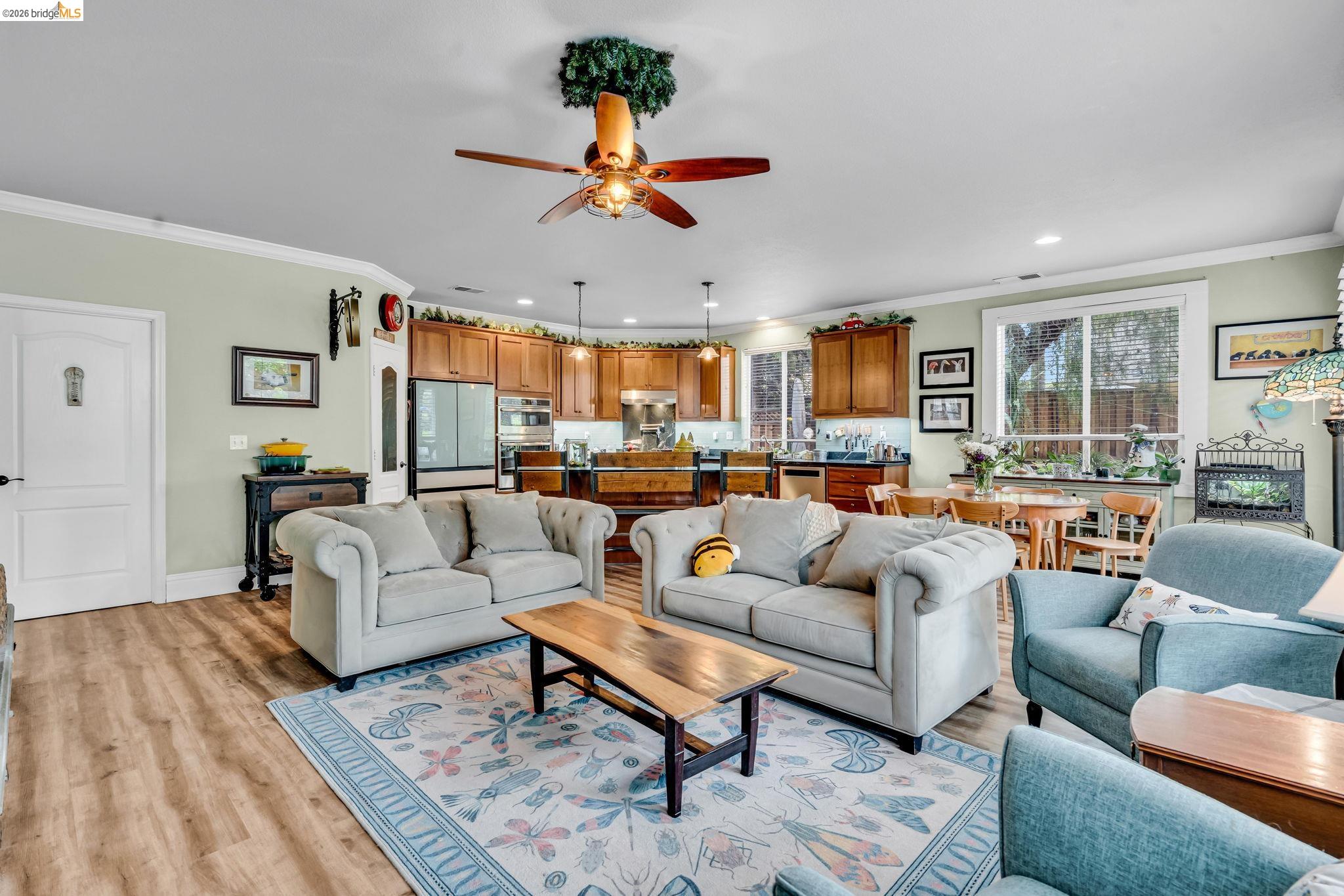 Detail Gallery Image 13 of 52 For 10 Kali Ct, Oakley,  CA 94561 - 5 Beds | 3 Baths