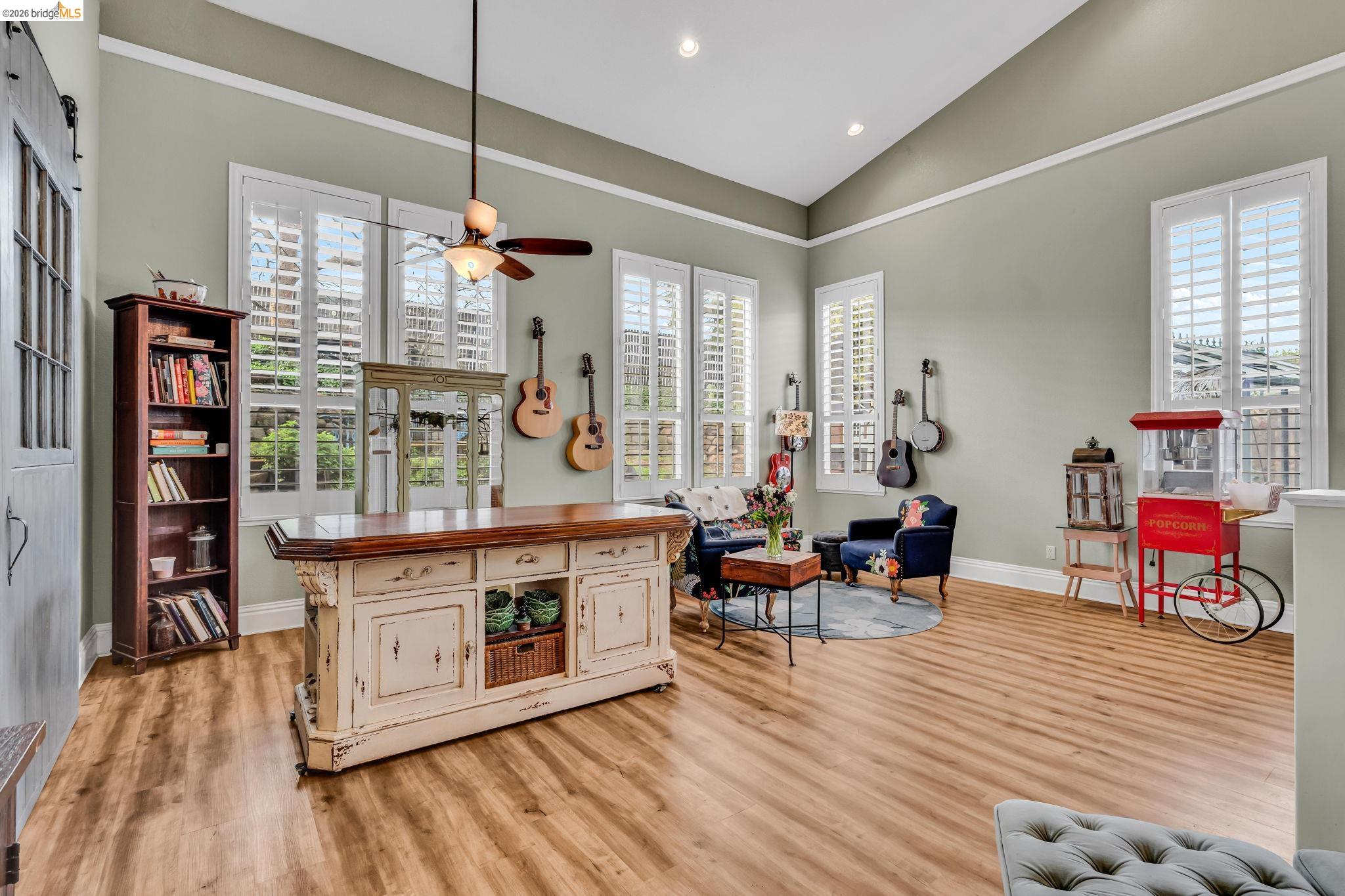 Detail Gallery Image 9 of 52 For 10 Kali Ct, Oakley,  CA 94561 - 5 Beds | 3 Baths