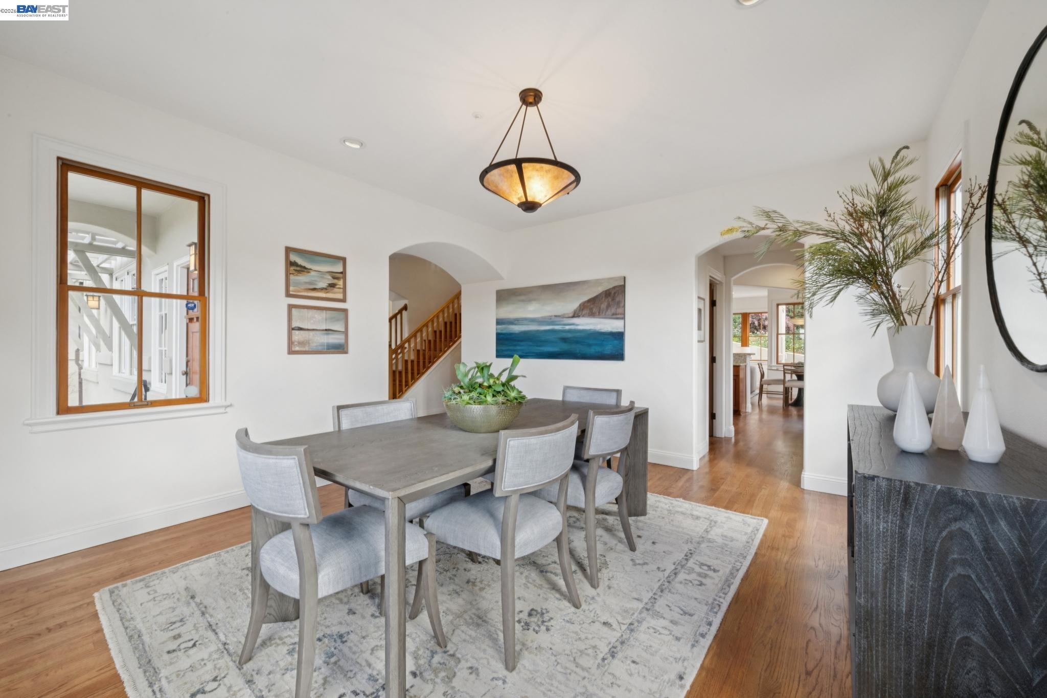 Detail Gallery Image 11 of 60 For 942 Aquarius Way, Oakland,  CA 94611 - 5 Beds | 3/1 Baths