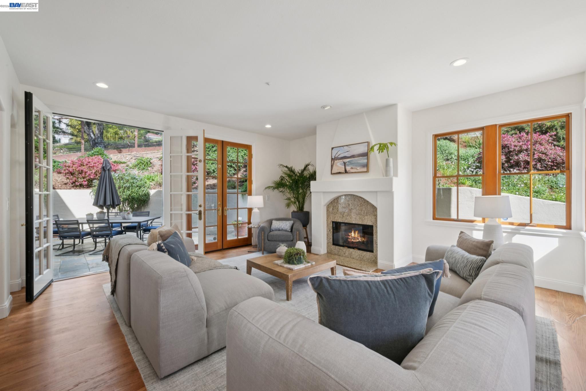 Detail Gallery Image 25 of 60 For 942 Aquarius Way, Oakland,  CA 94611 - 5 Beds | 3/1 Baths