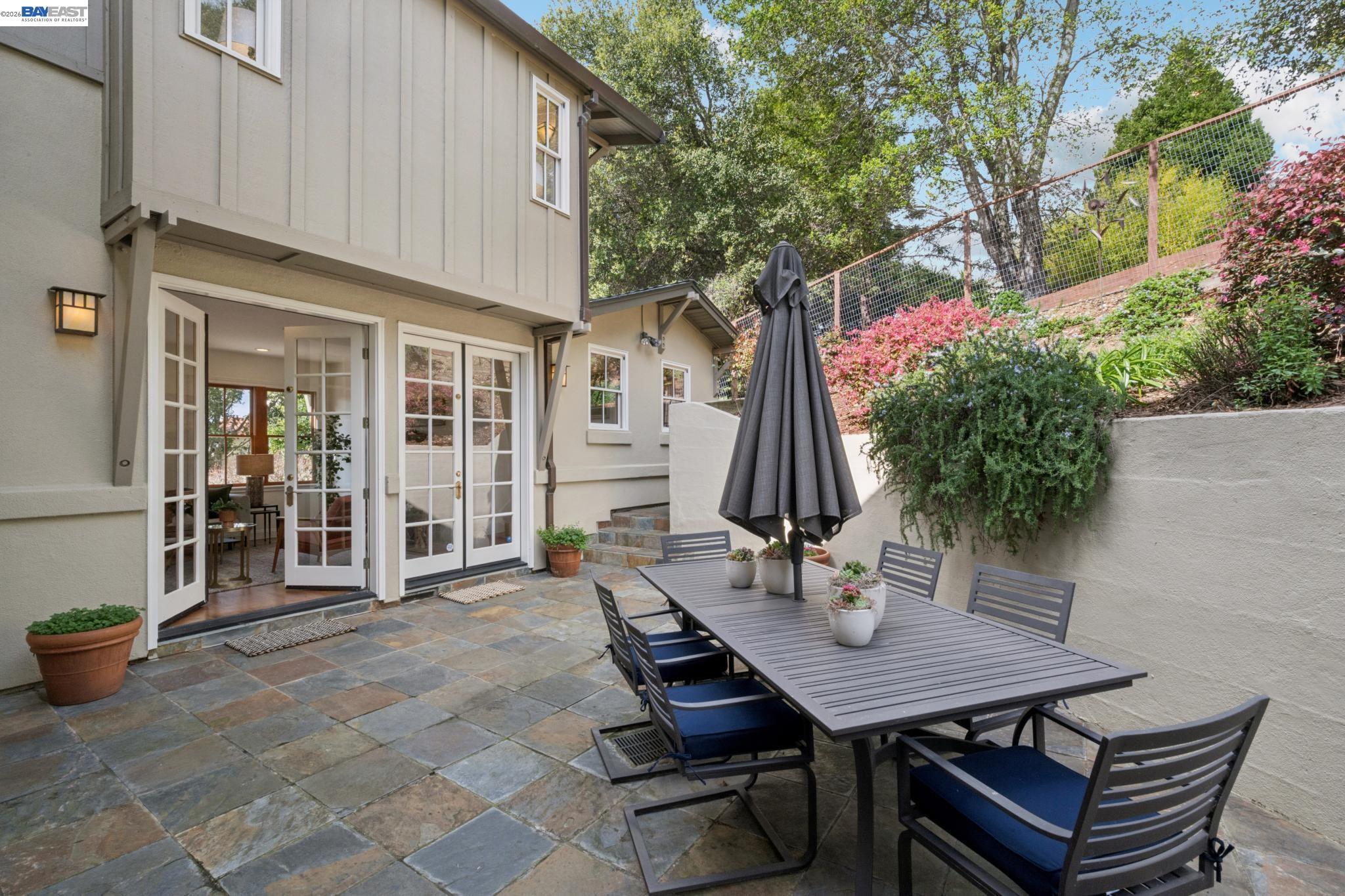 Detail Gallery Image 26 of 60 For 942 Aquarius Way, Oakland,  CA 94611 - 5 Beds | 3/1 Baths