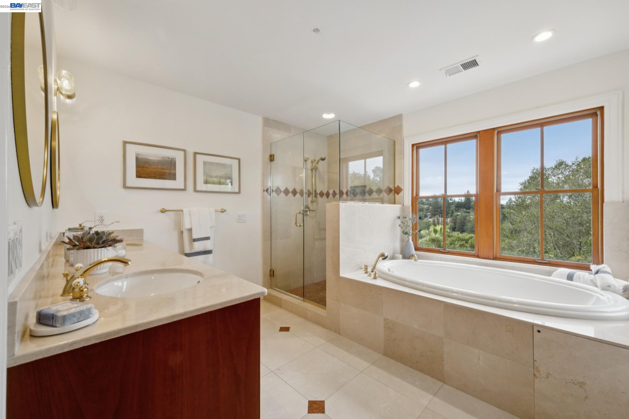 Detail Gallery Image 32 of 60 For 942 Aquarius Way, Oakland,  CA 94611 - 5 Beds | 3/1 Baths