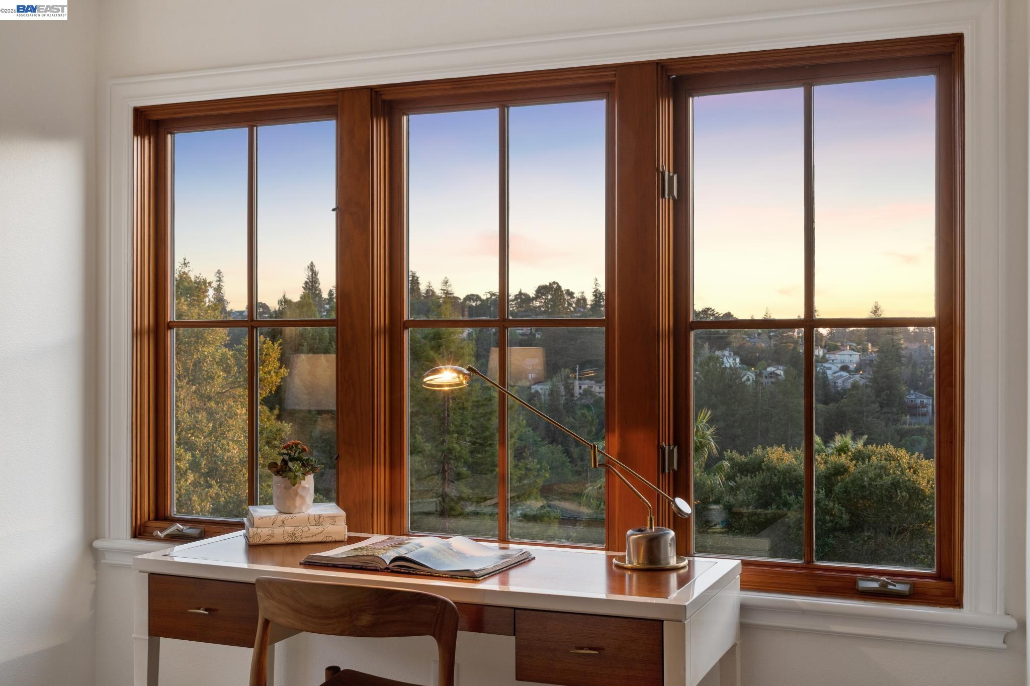 Detail Gallery Image 42 of 60 For 942 Aquarius Way, Oakland,  CA 94611 - 5 Beds | 3/1 Baths