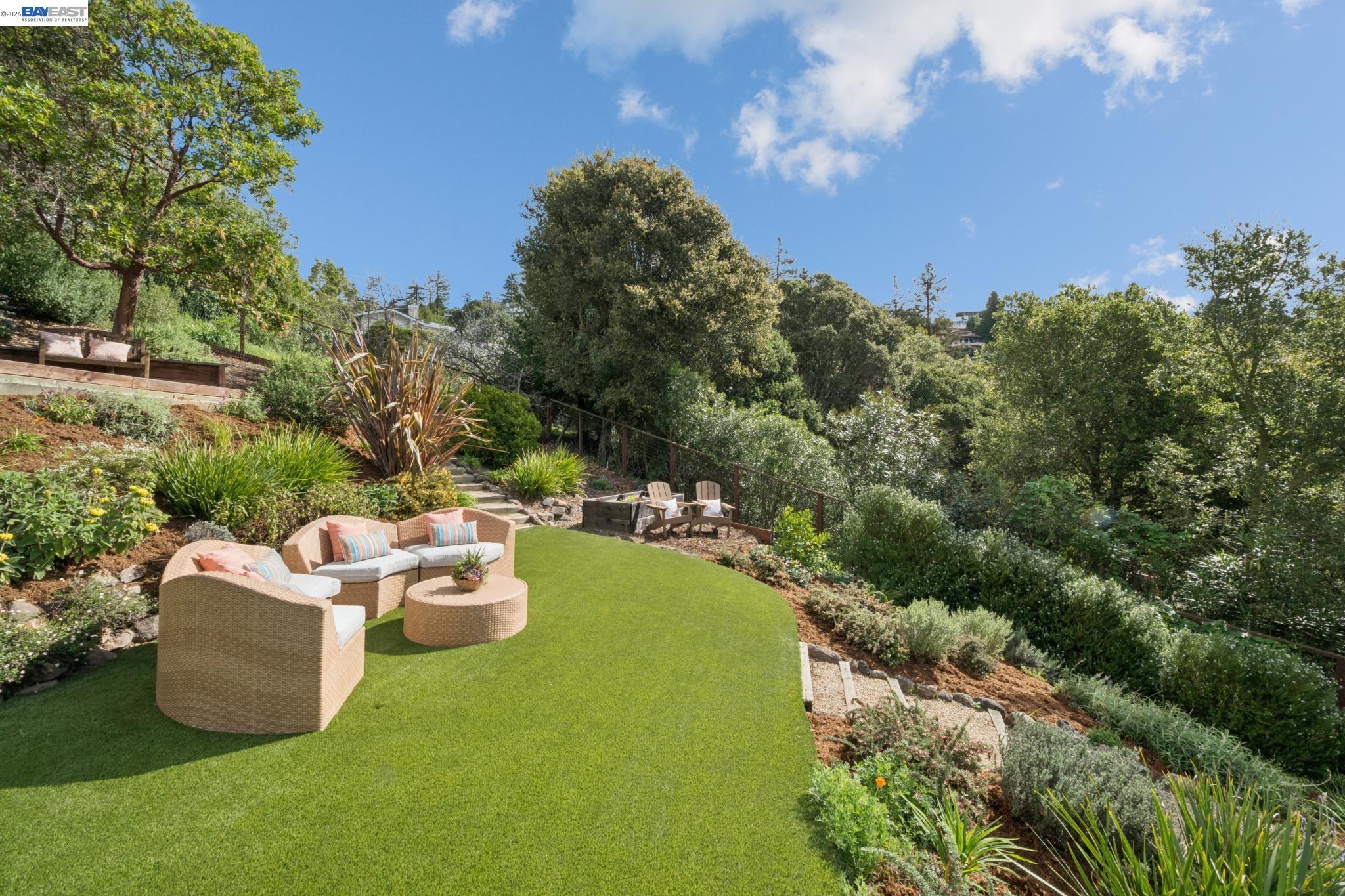 Detail Gallery Image 49 of 60 For 942 Aquarius Way, Oakland,  CA 94611 - 5 Beds | 3/1 Baths