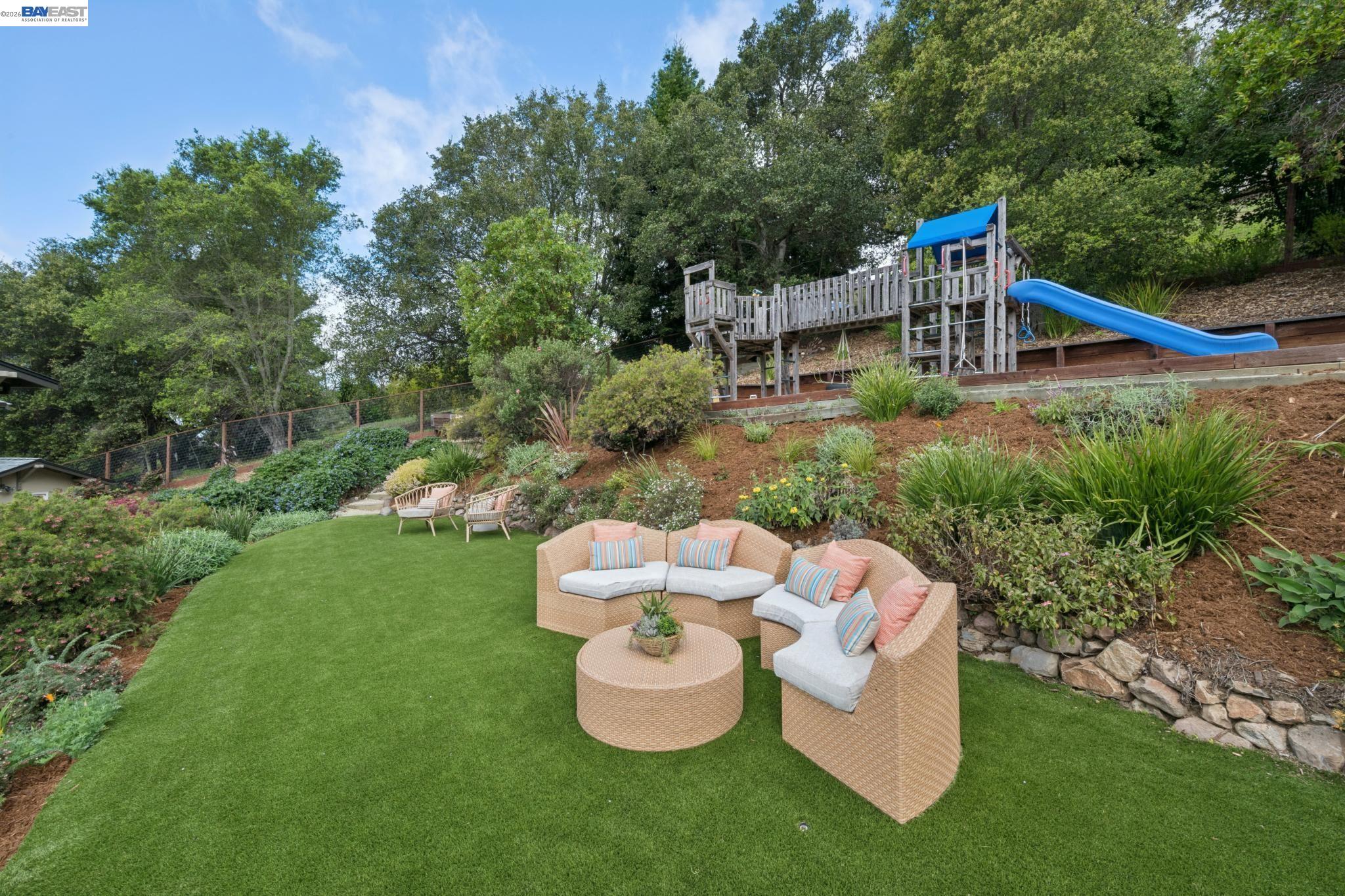 Detail Gallery Image 50 of 60 For 942 Aquarius Way, Oakland,  CA 94611 - 5 Beds | 3/1 Baths