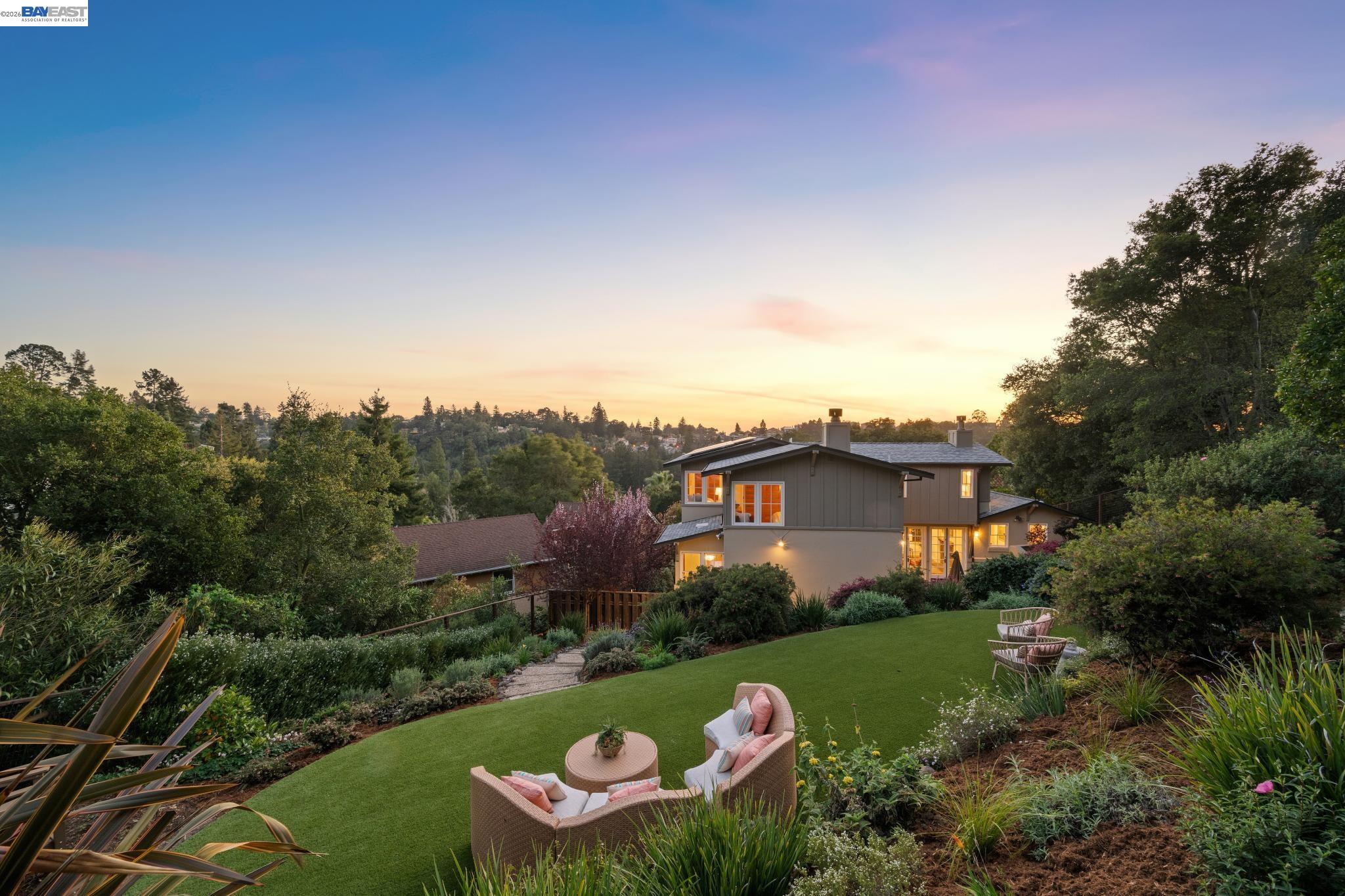 Detail Gallery Image 58 of 60 For 942 Aquarius Way, Oakland,  CA 94611 - 5 Beds | 3/1 Baths