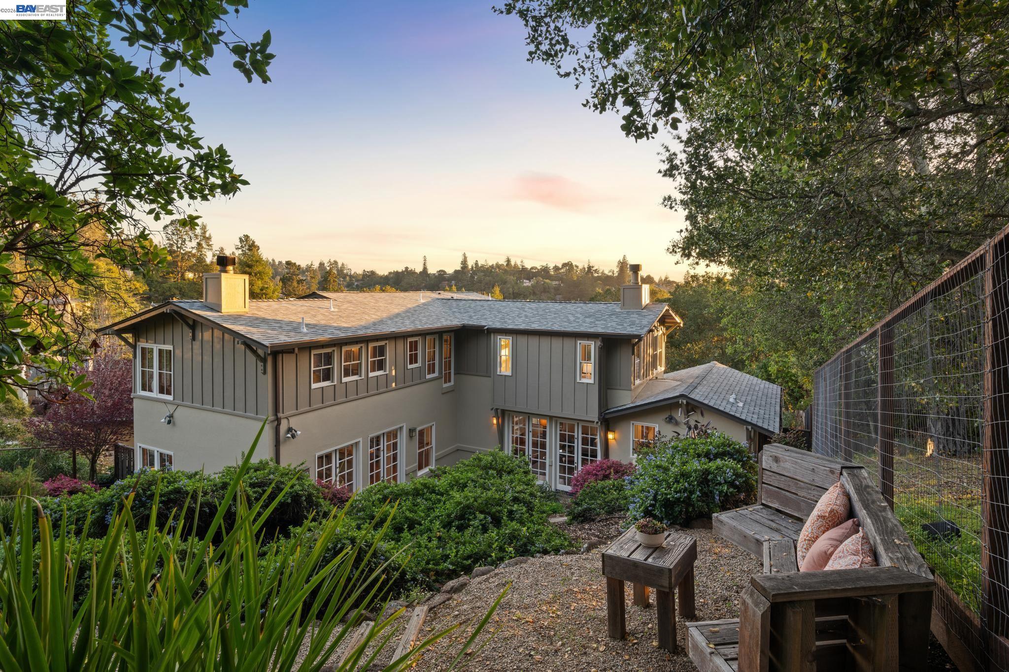 Detail Gallery Image 59 of 60 For 942 Aquarius Way, Oakland,  CA 94611 - 5 Beds | 3/1 Baths