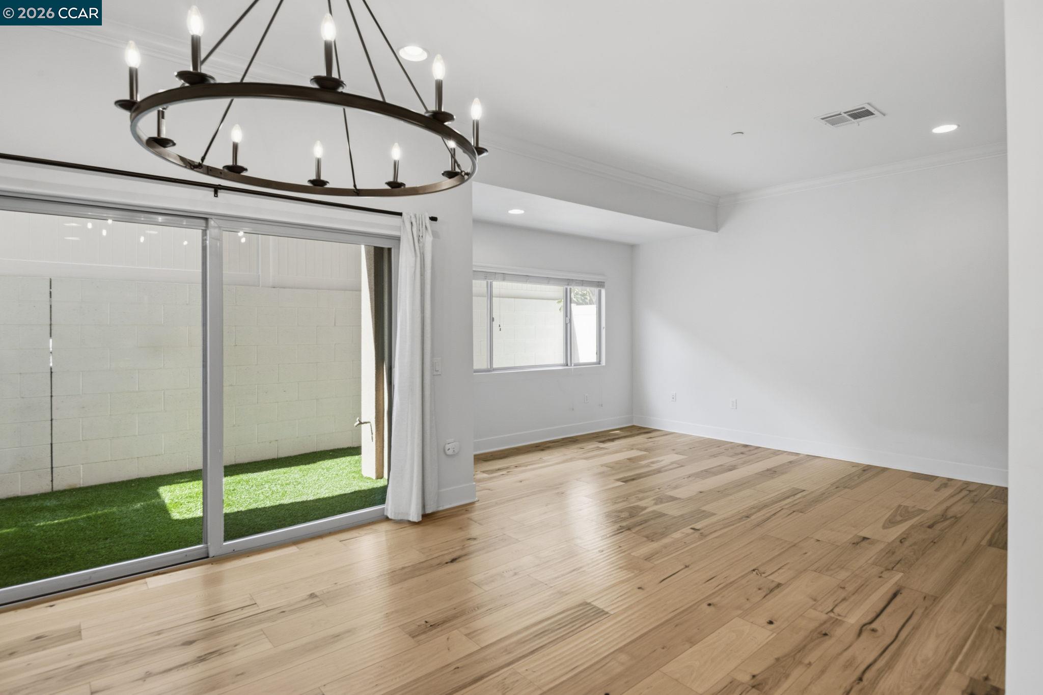 Detail Gallery Image 13 of 38 For 20402 Santa Ana Ave #4,  Newport Beach,  CA 92660 - 2 Beds | 2/1 Baths