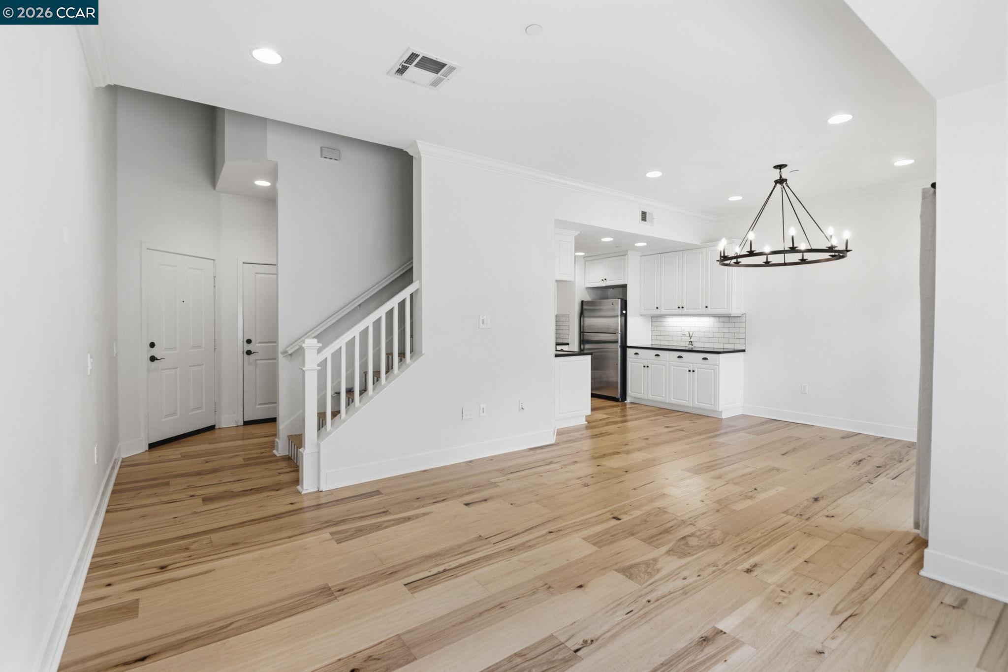 Detail Gallery Image 14 of 38 For 20402 Santa Ana Ave #4,  Newport Beach,  CA 92660 - 2 Beds | 2/1 Baths