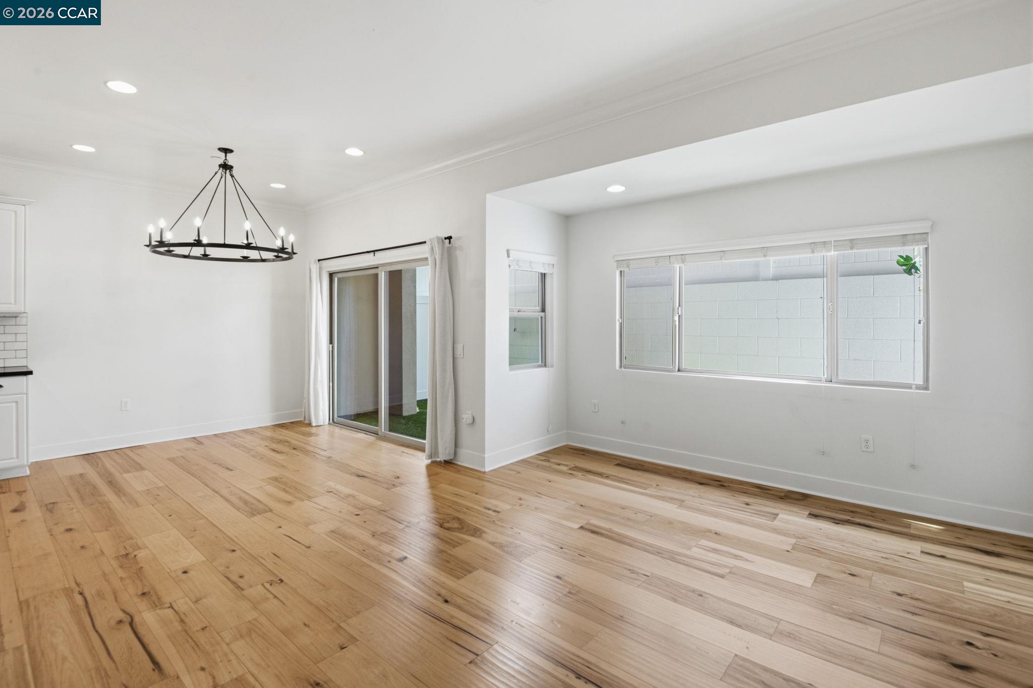 Detail Gallery Image 15 of 38 For 20402 Santa Ana Ave #4,  Newport Beach,  CA 92660 - 2 Beds | 2/1 Baths